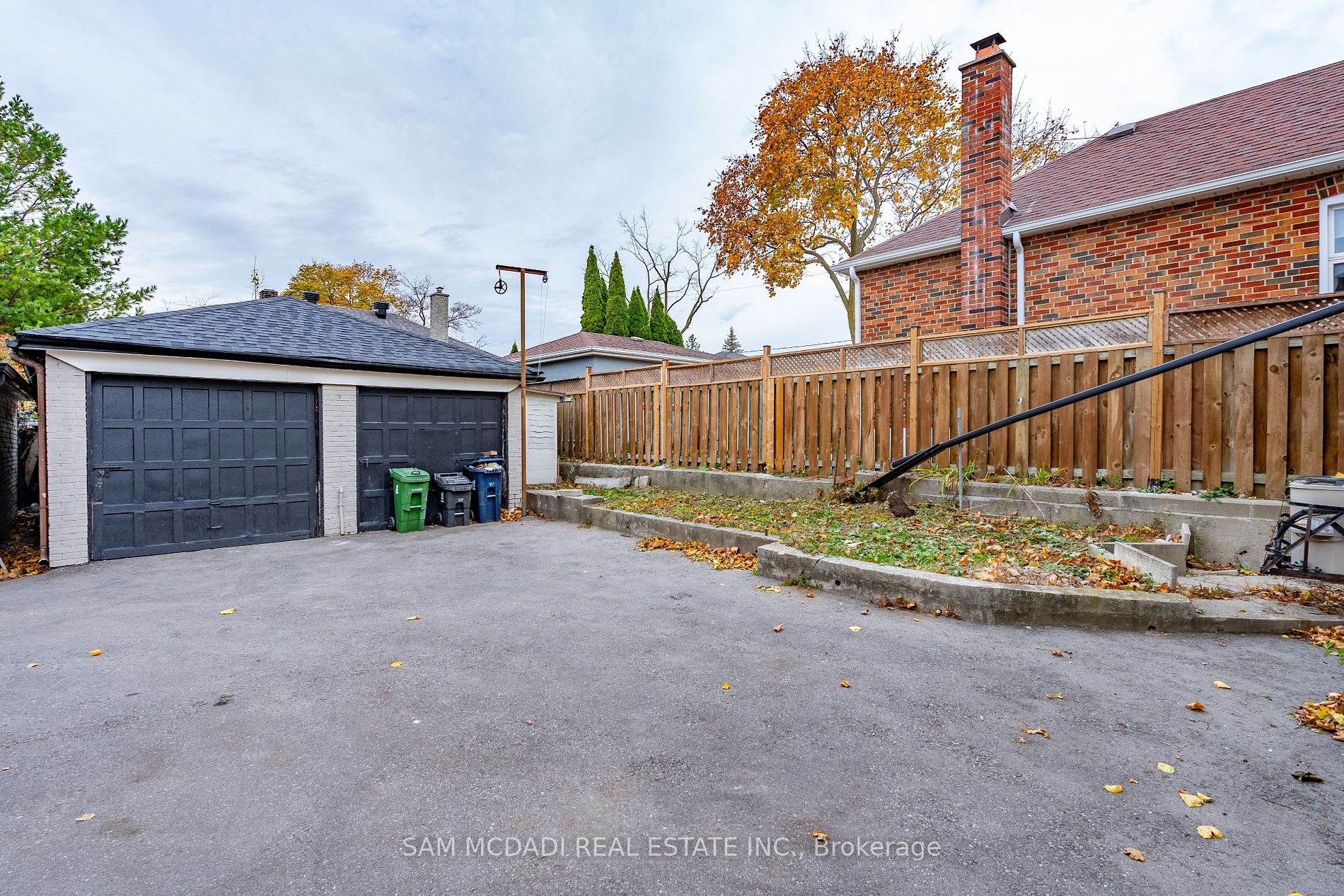 90A Bicknell Ave