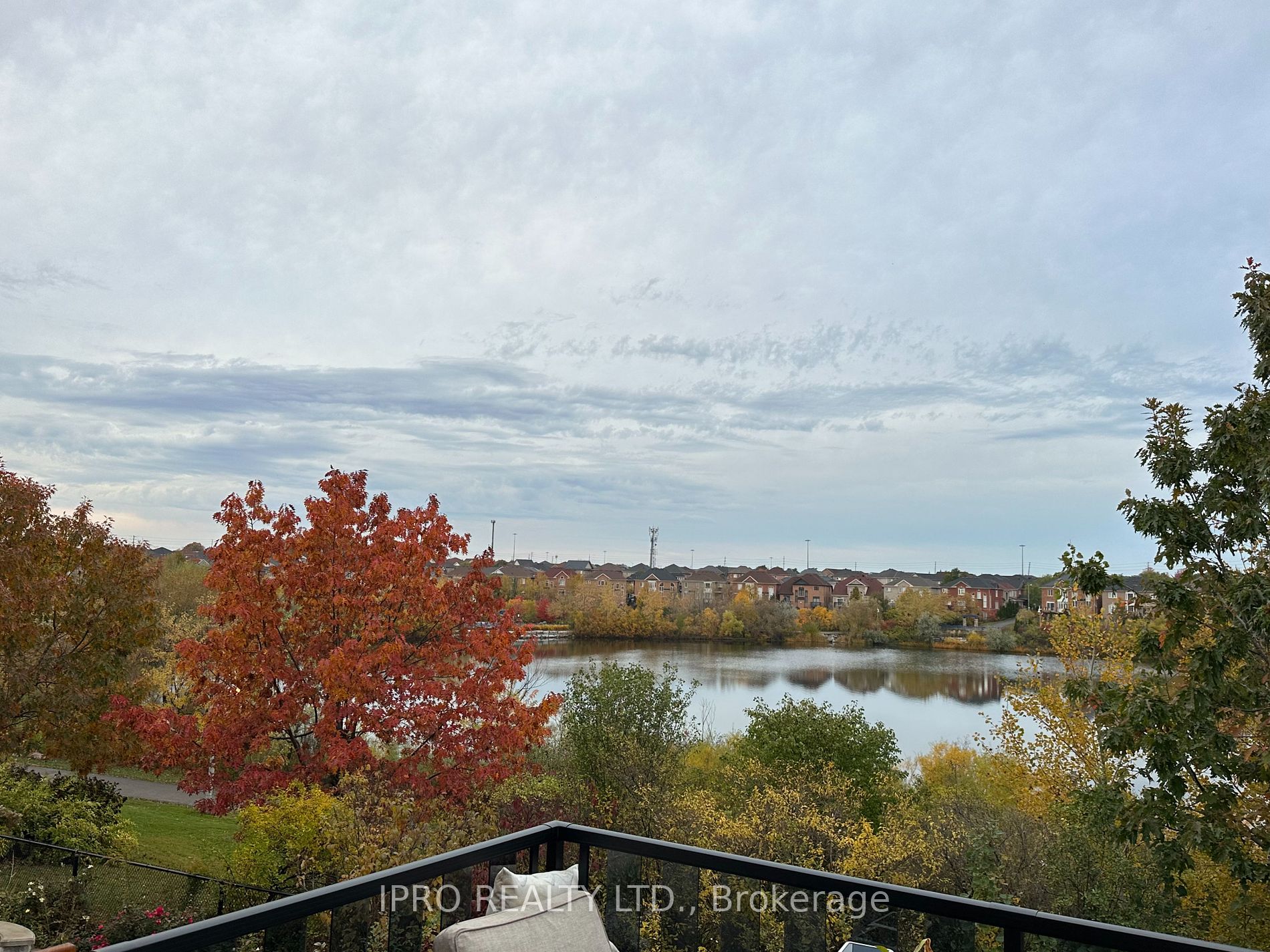 55 Stoneylake Ave