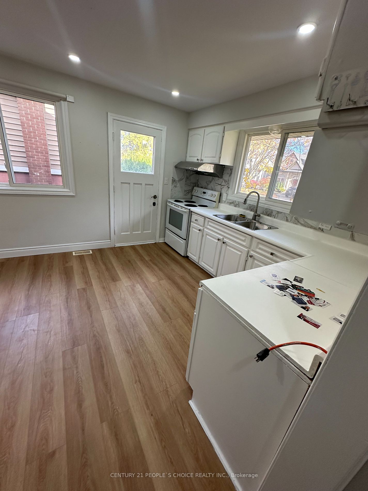 608 Thornwood Ave