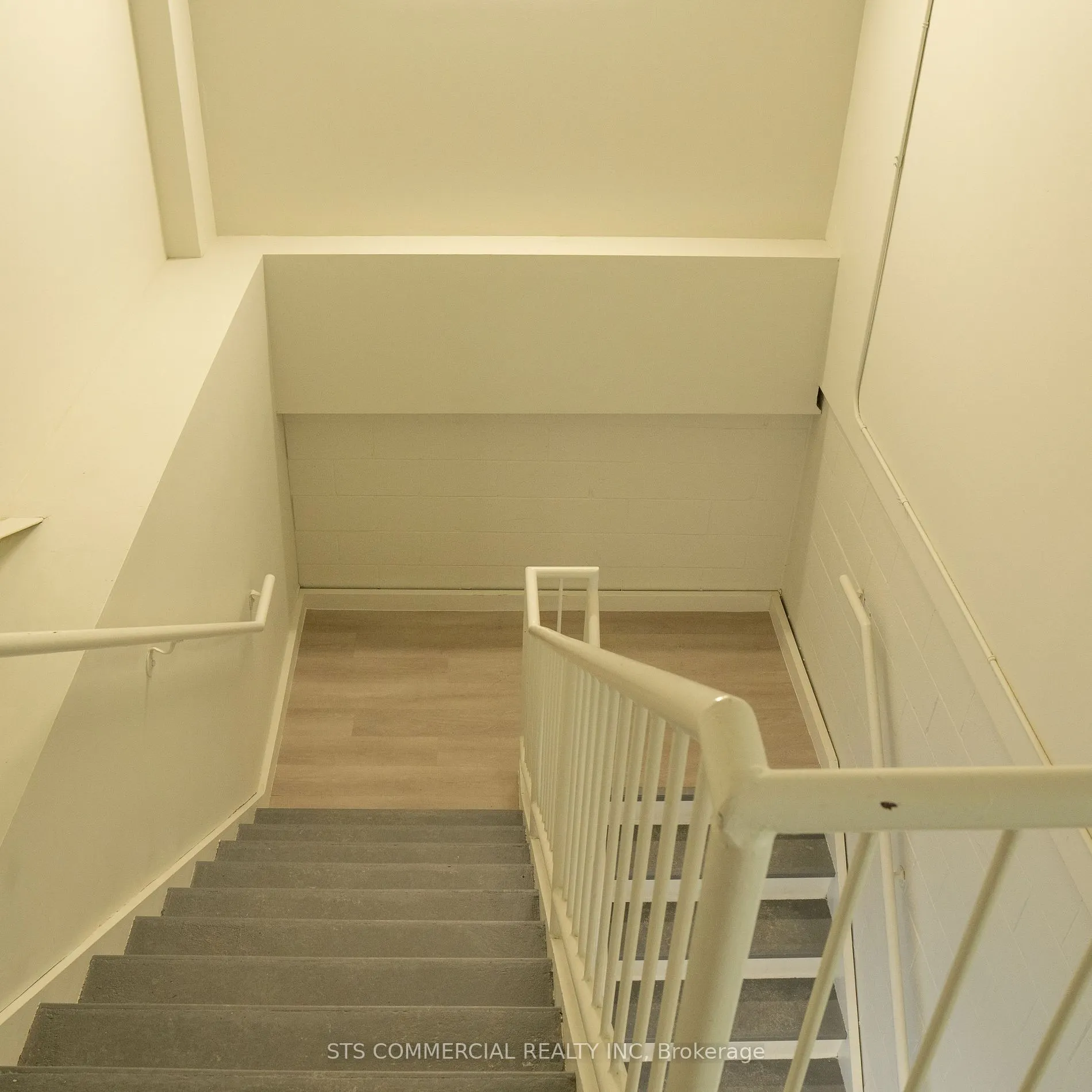 695 Riddell Road, #203