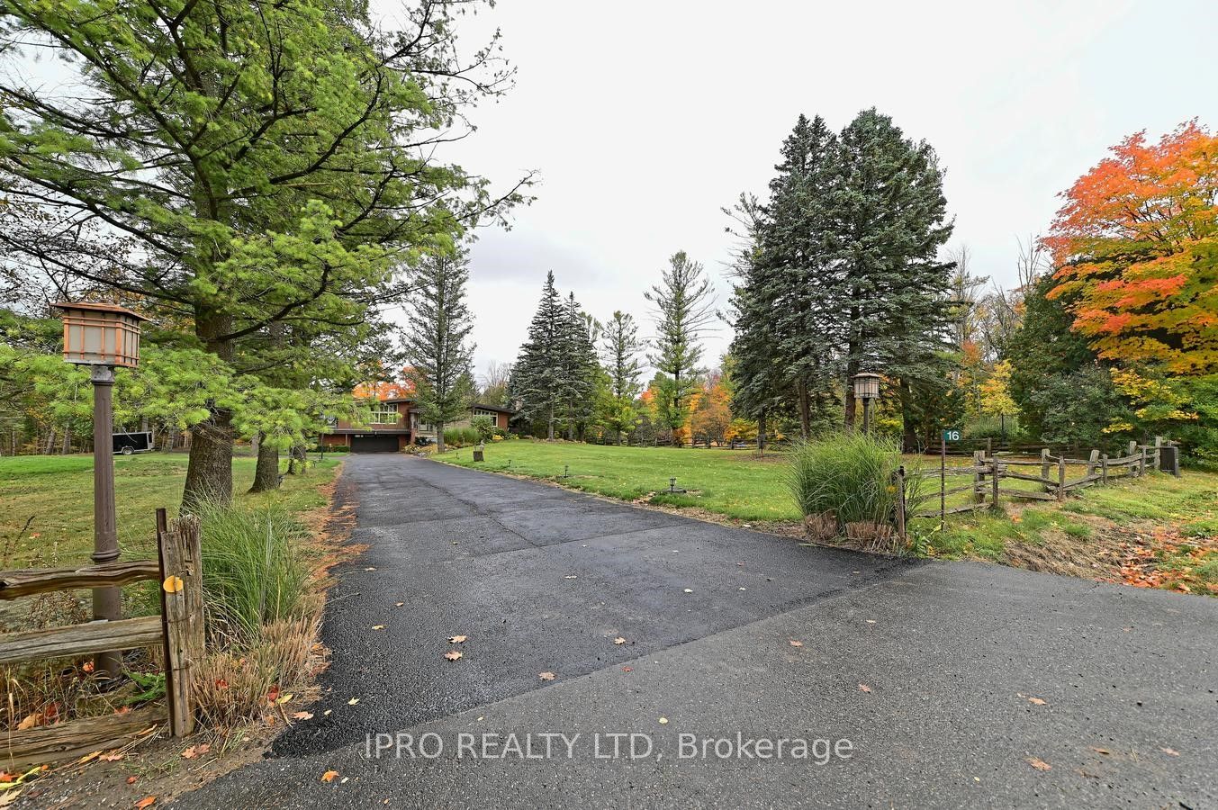 16 Cedar Dr