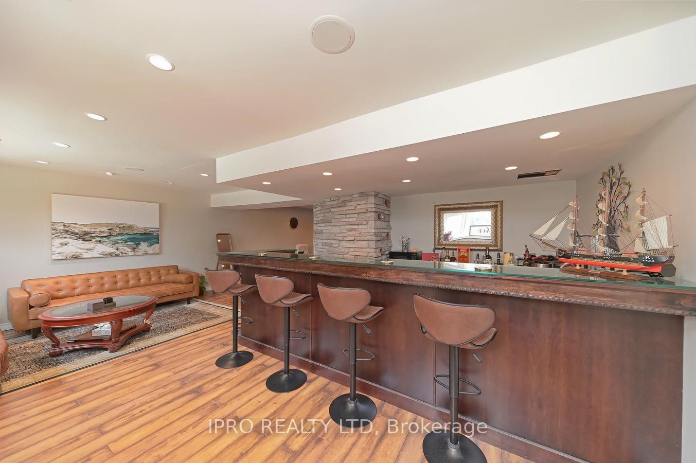 16 Cedar Dr