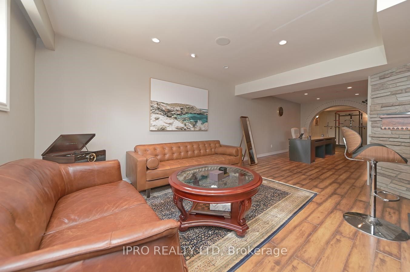 16 Cedar Dr