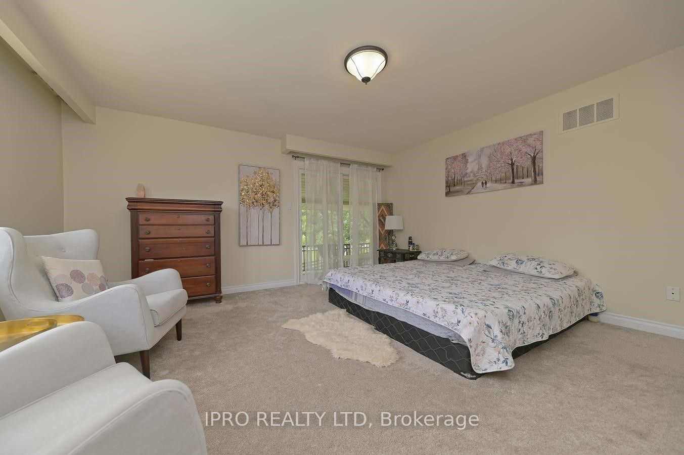 16 Cedar Dr
