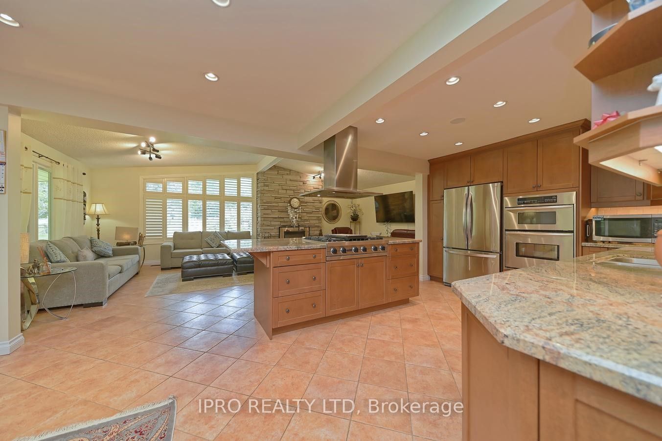 16 Cedar Dr