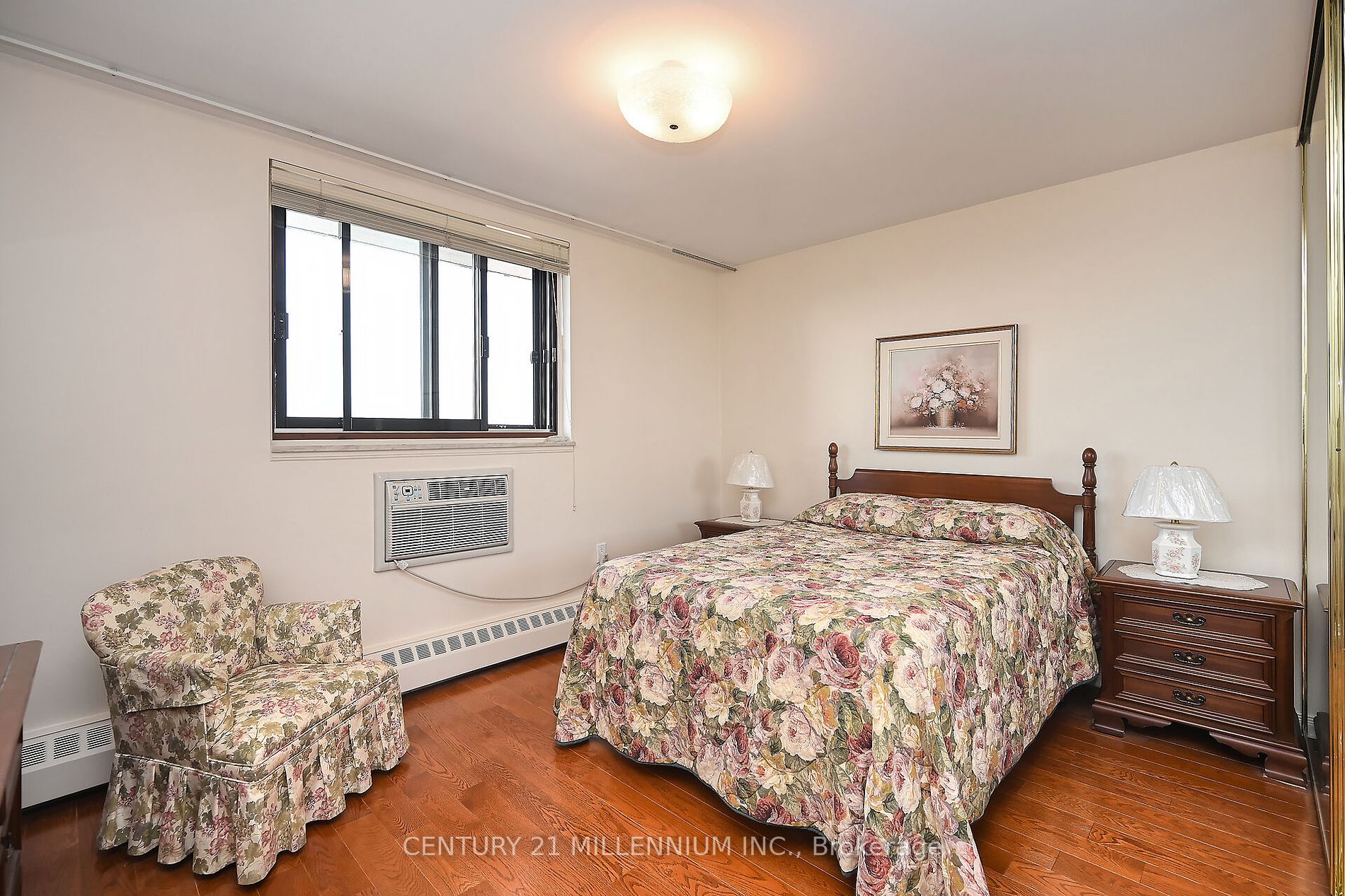 3533 Derry Rd E, #802