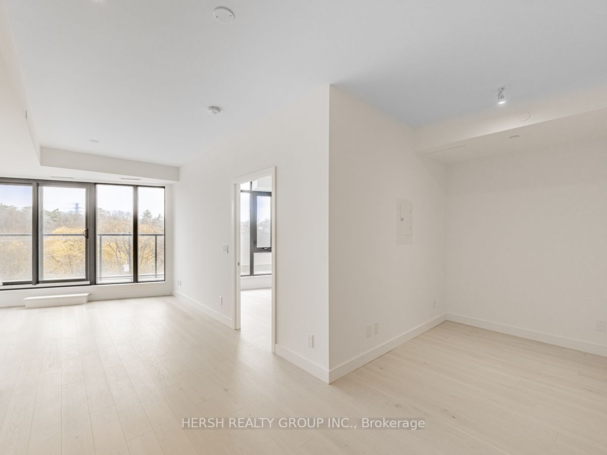 160 Kingsway Cres, #411