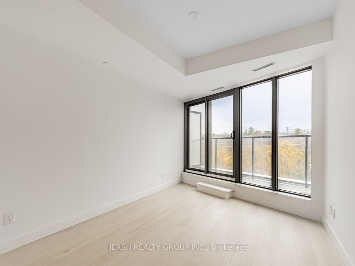 160 Kingsway Cres, #411