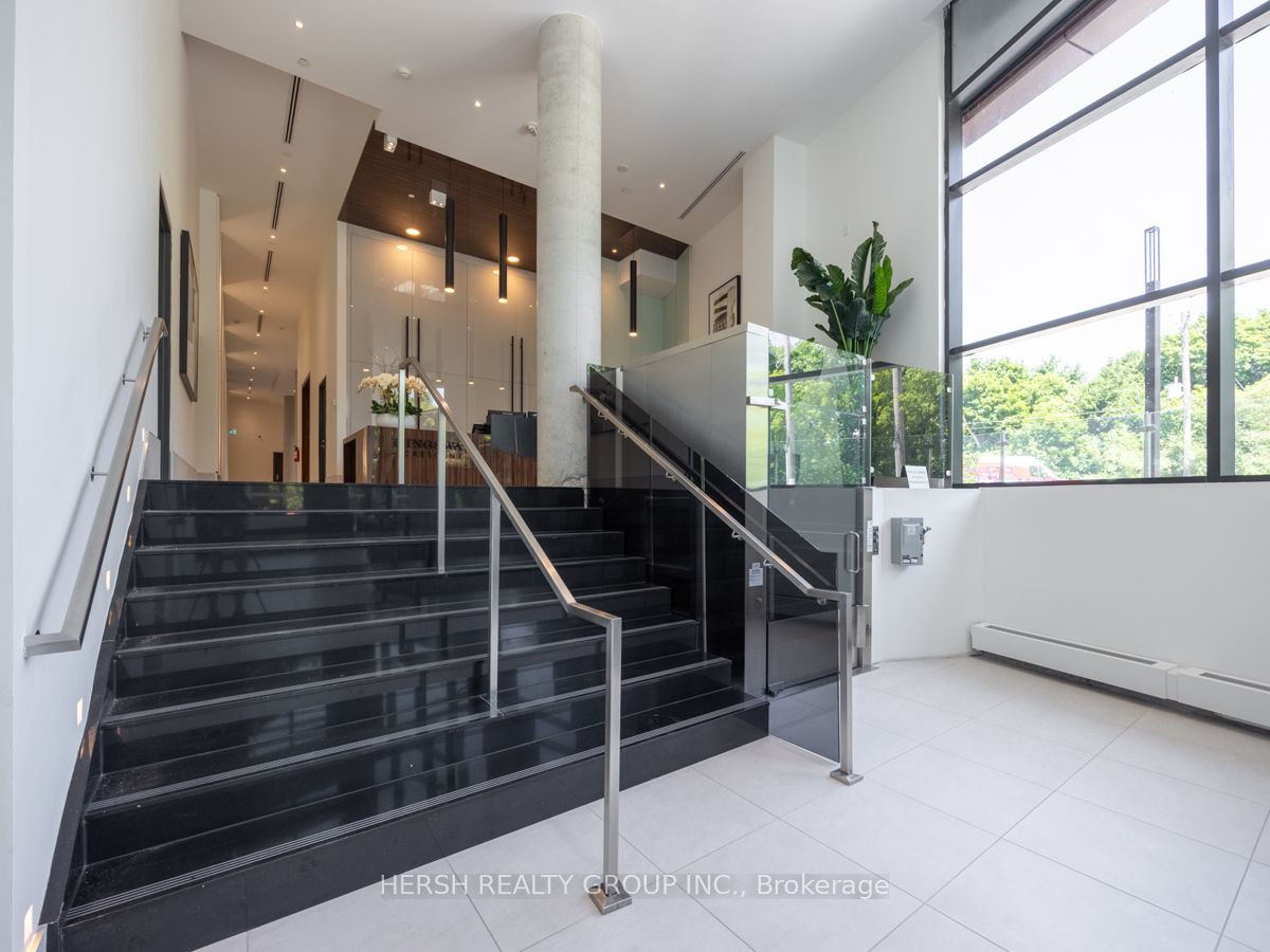 160 Kingsway Cres, #411