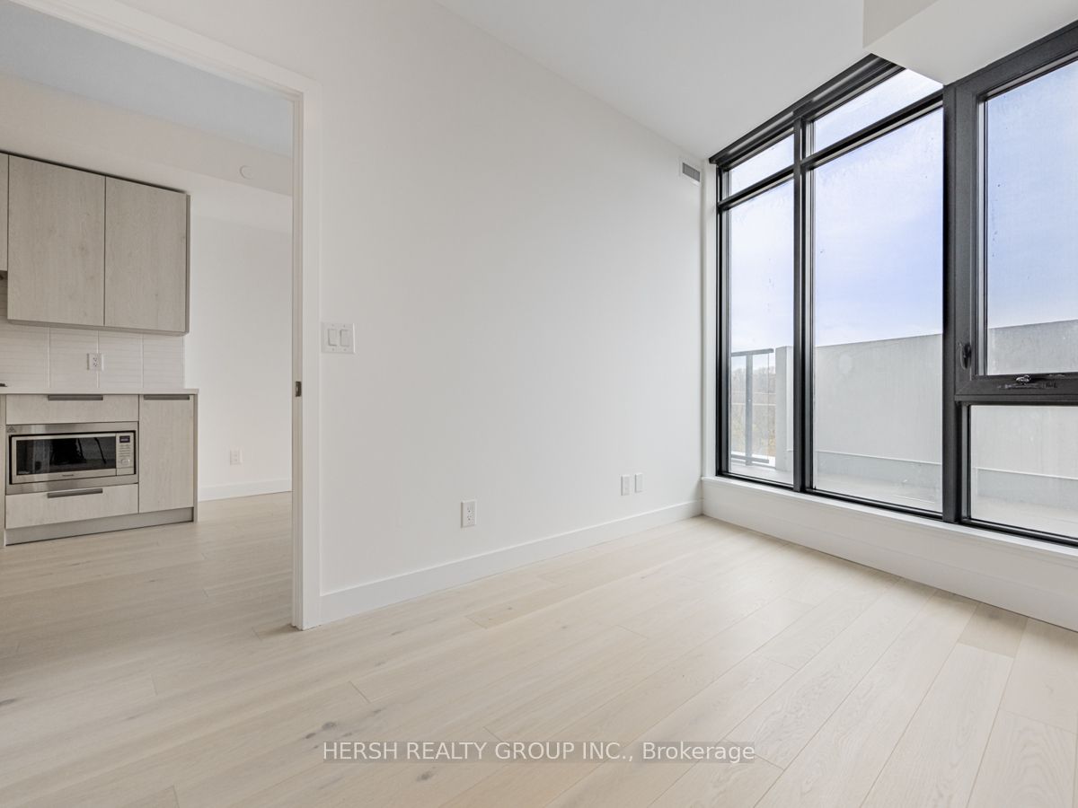 160 Kingsway Cres, #411
