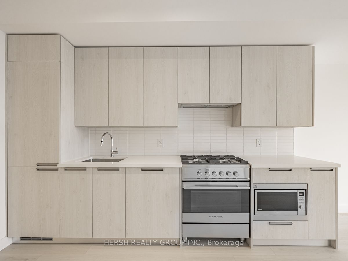 160 Kingsway Cres, #411