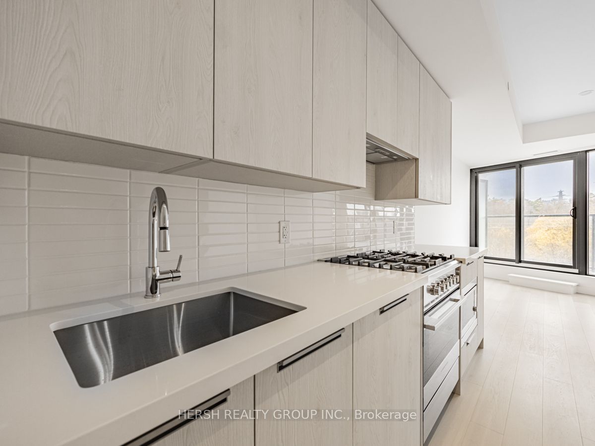 160 Kingsway Cres, #411