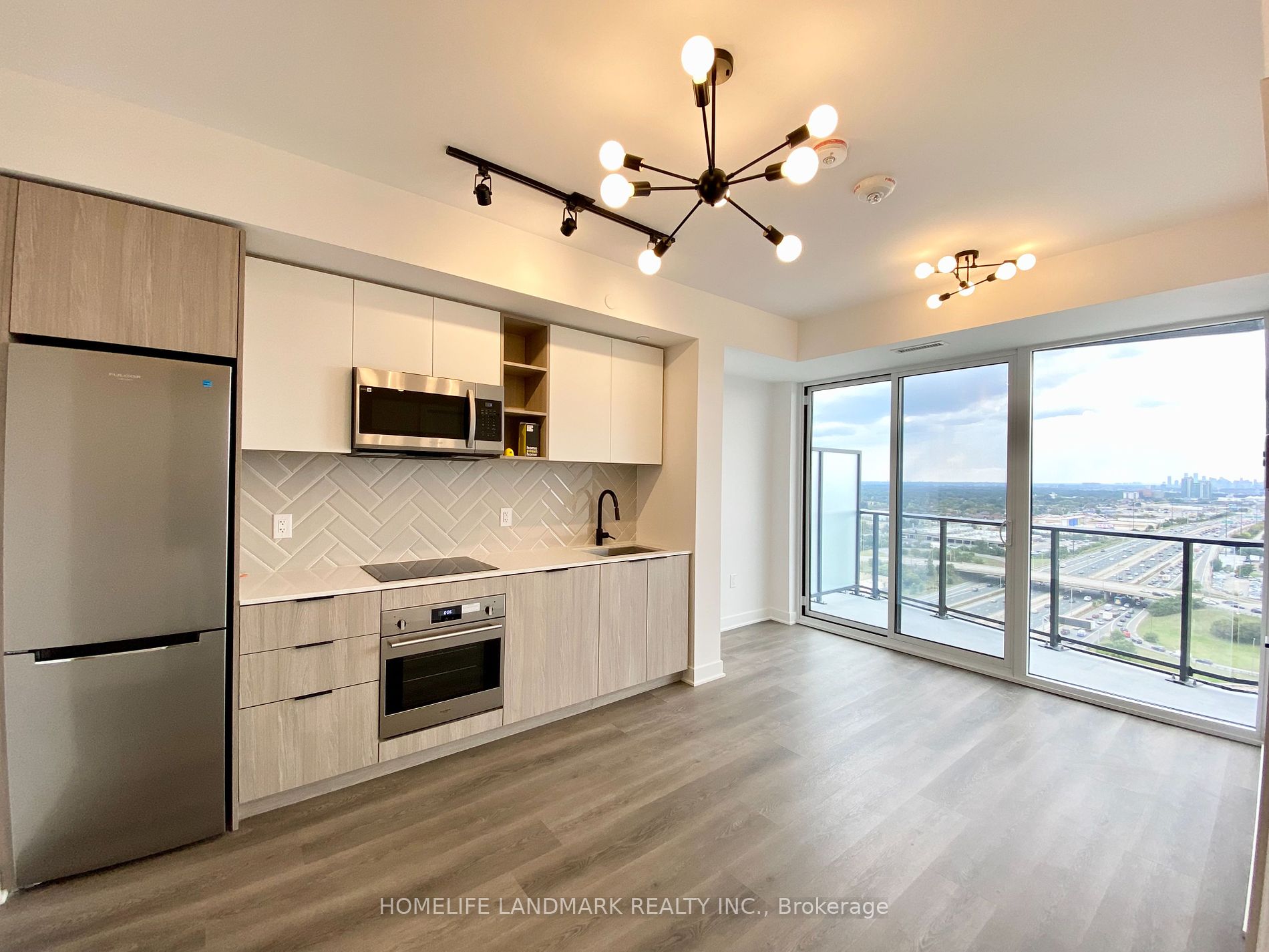 36 Zorra St, #2002