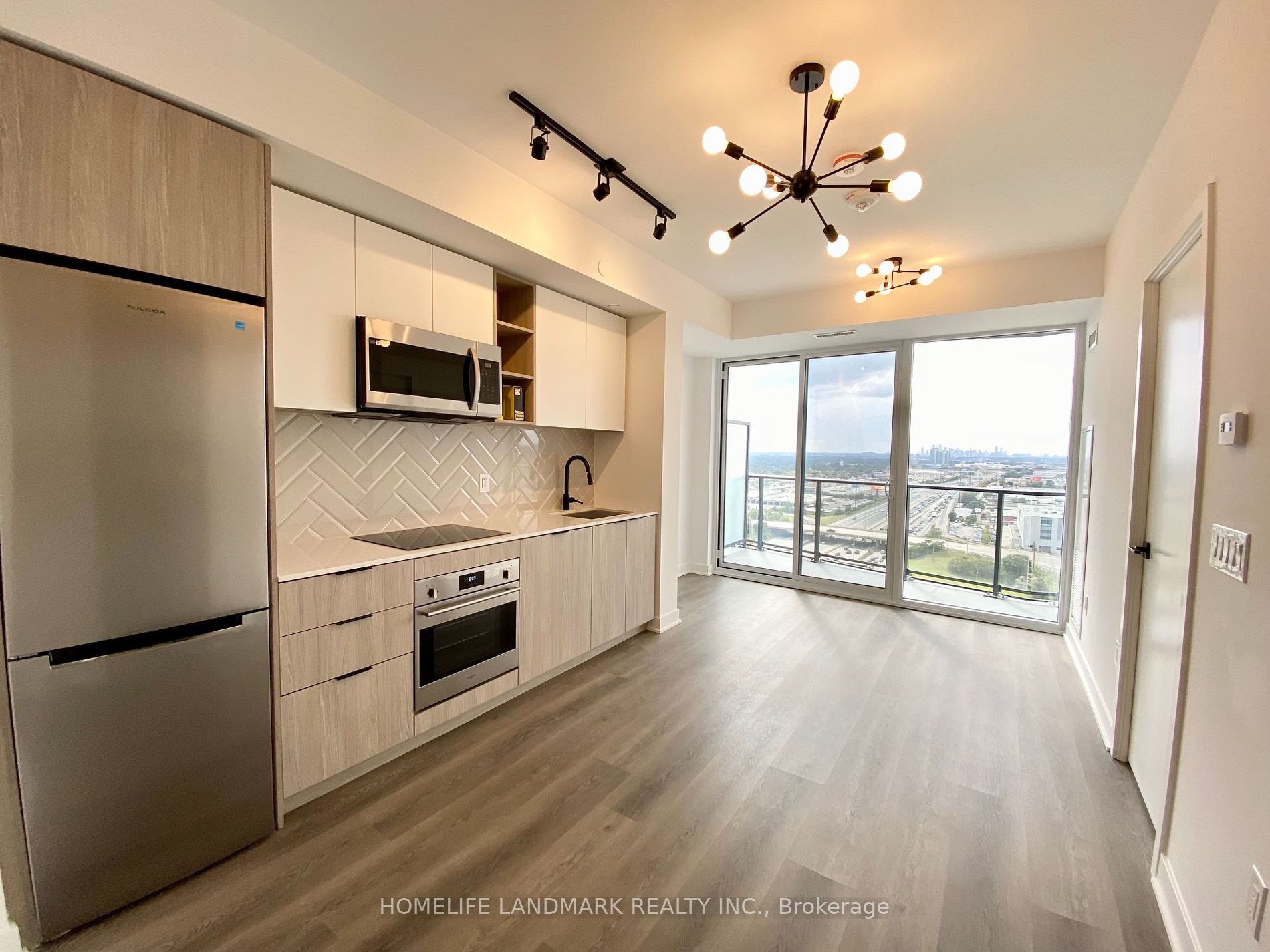 36 Zorra St, #2002