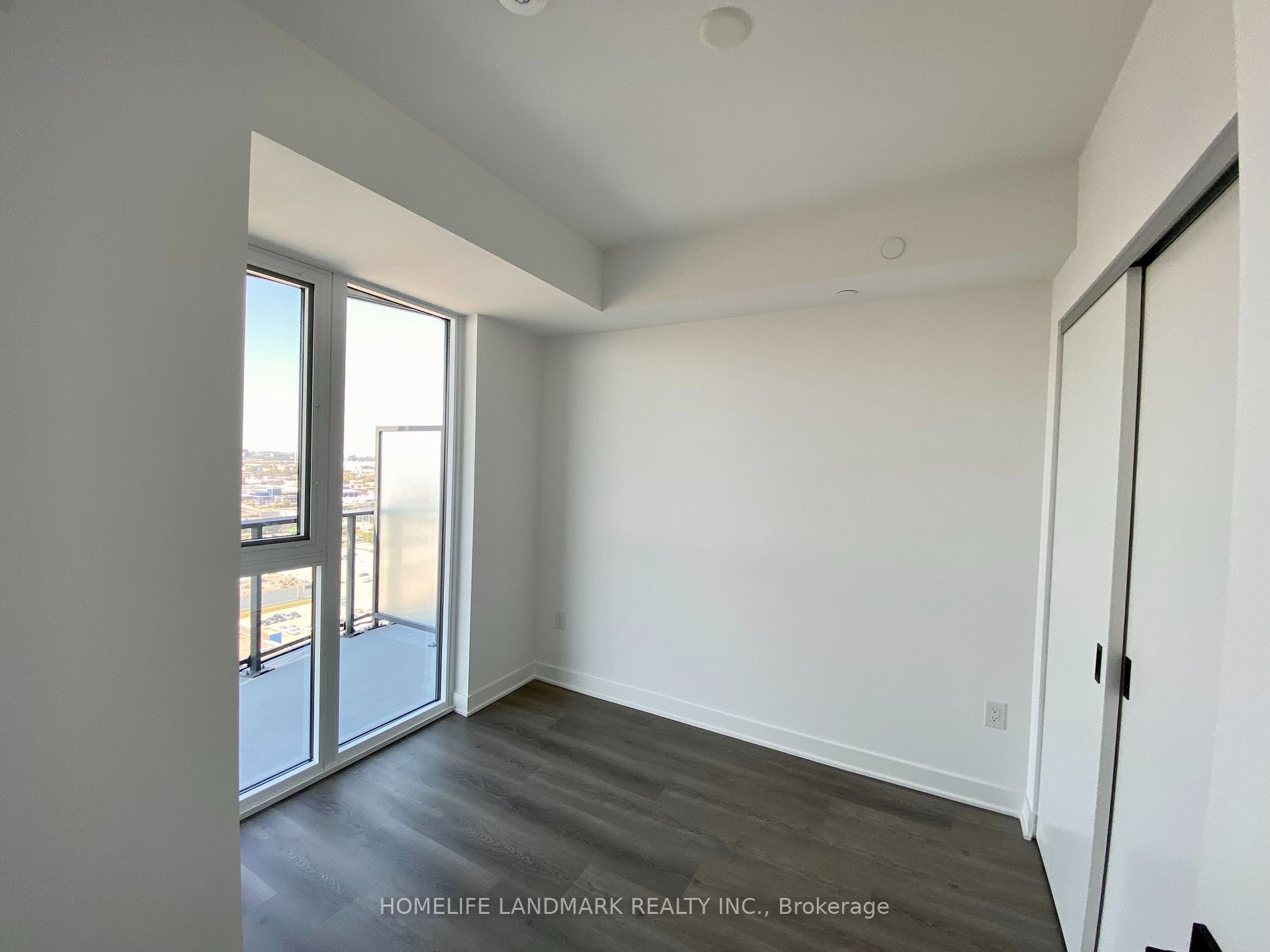 36 Zorra St, #2002
