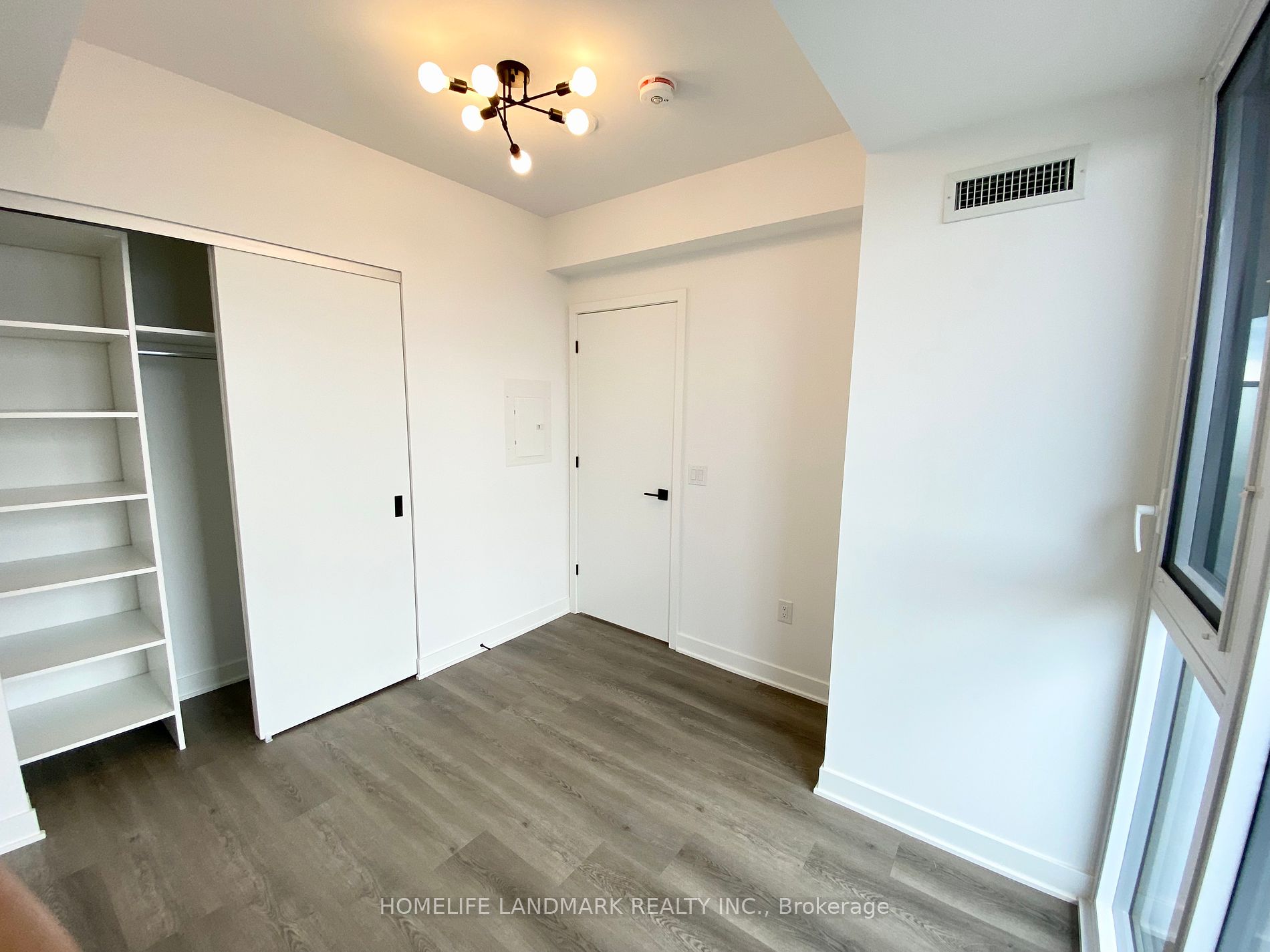 36 Zorra St, #2002