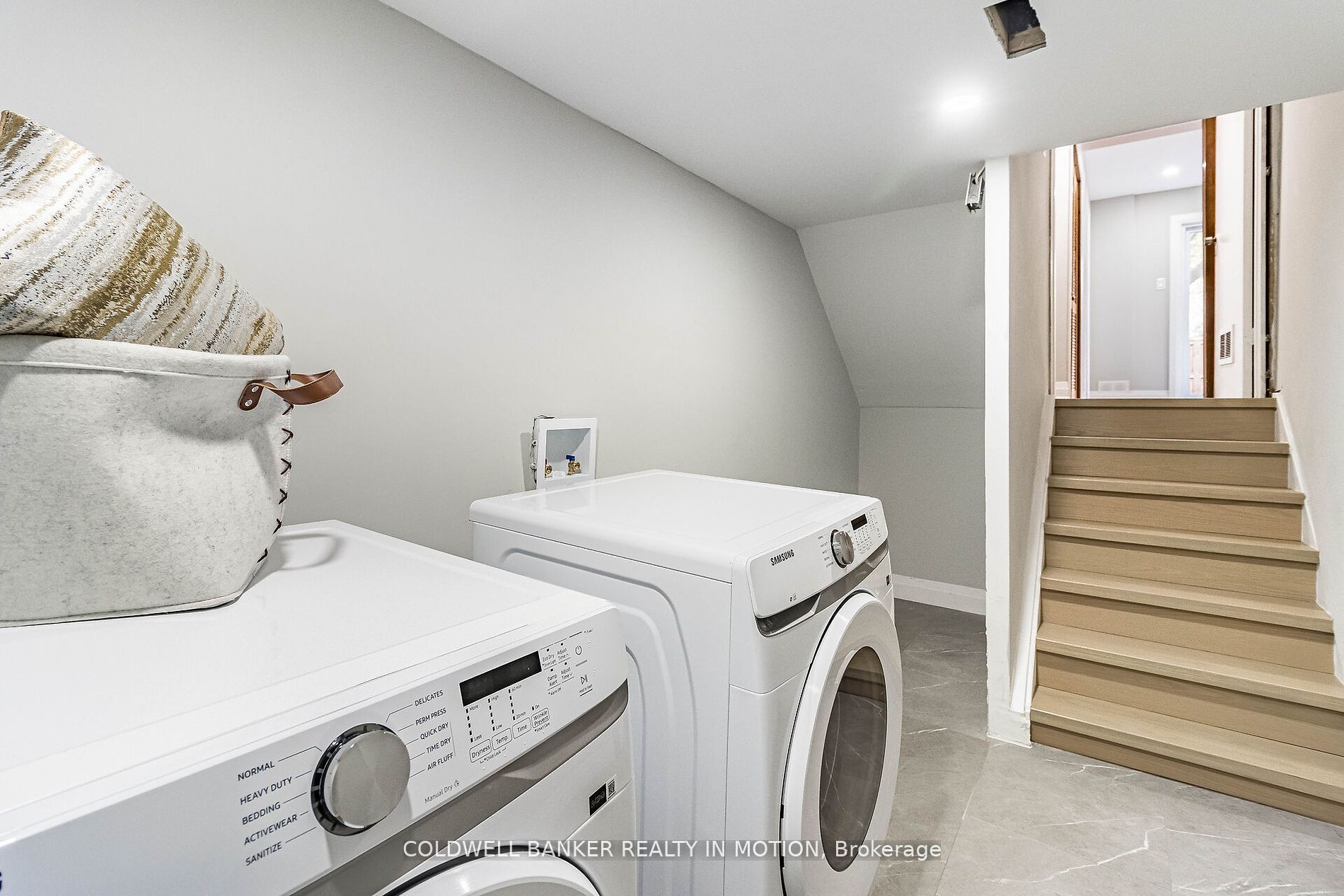 3351 Hornbeam Cres, #86