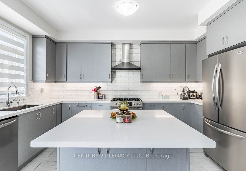 17 Overstone Rd
