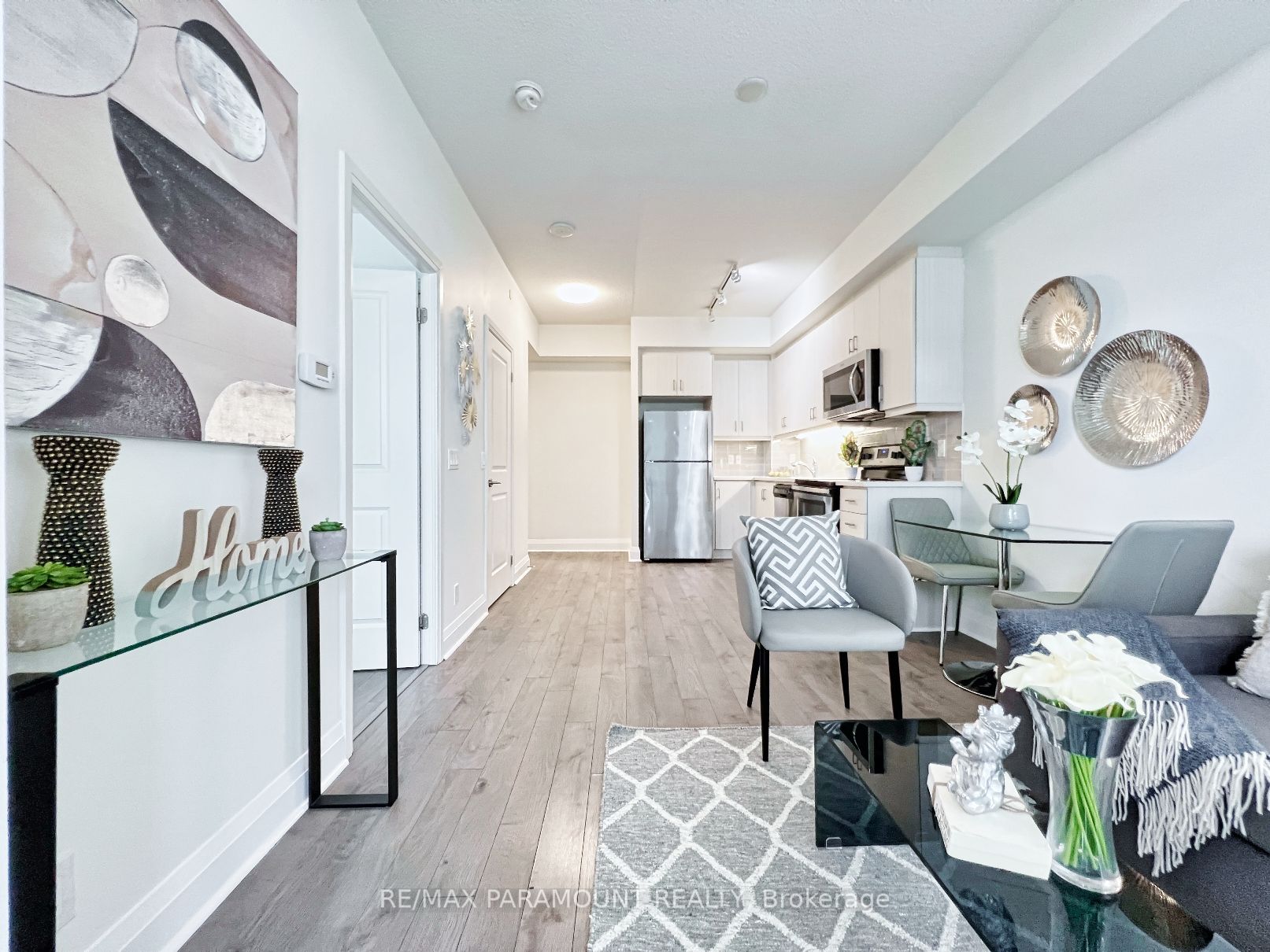 17 Zorra St, #701