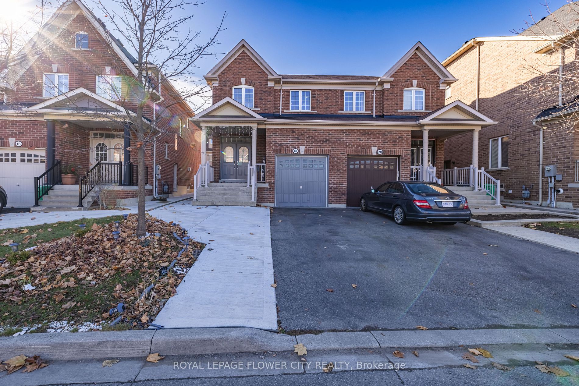 18 Loftsmoor Dr