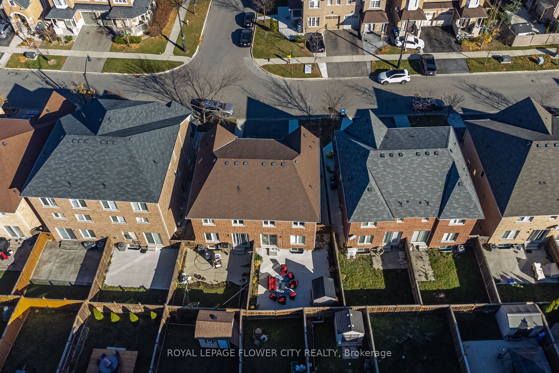 18 Loftsmoor Dr
