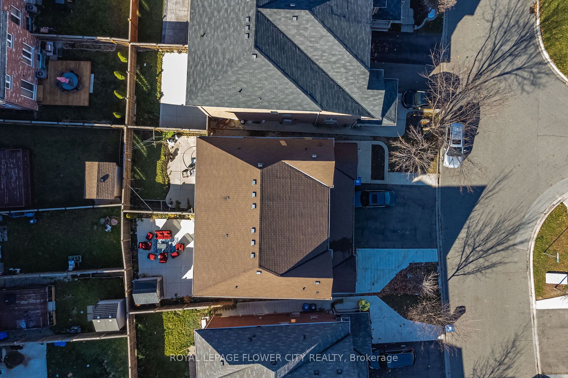 18 Loftsmoor Dr