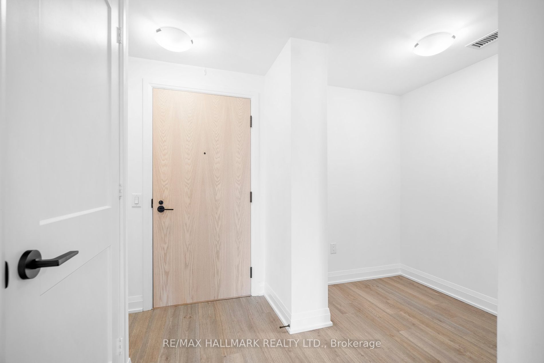 50 George Butchart Dr, #118