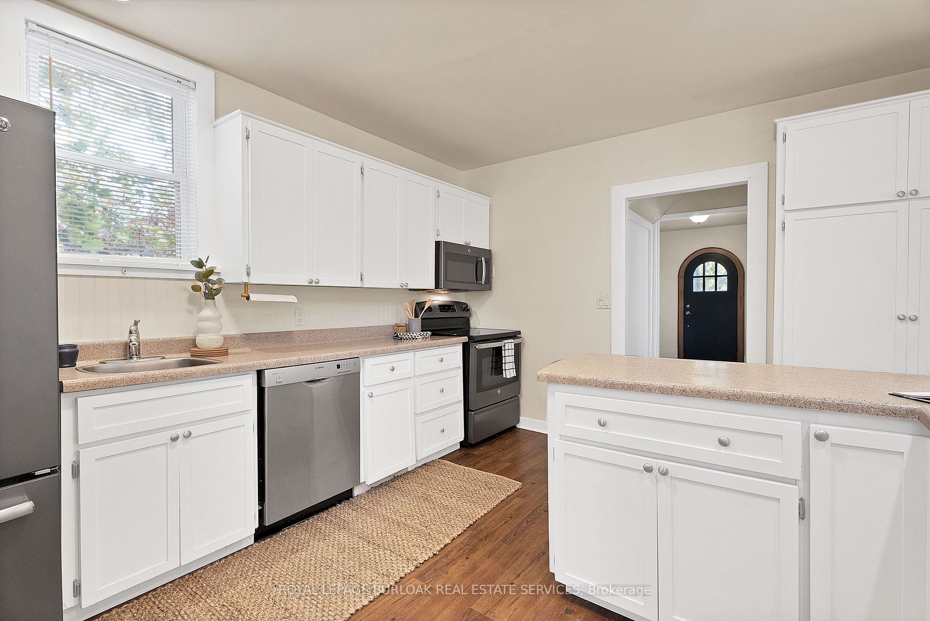 295 Plains Rd W