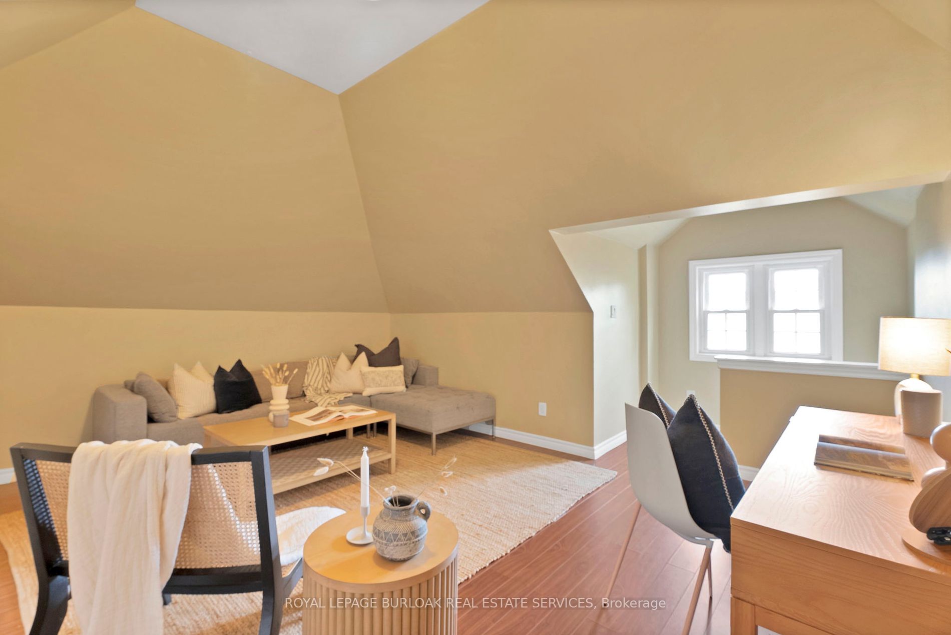 295 Plains Rd W