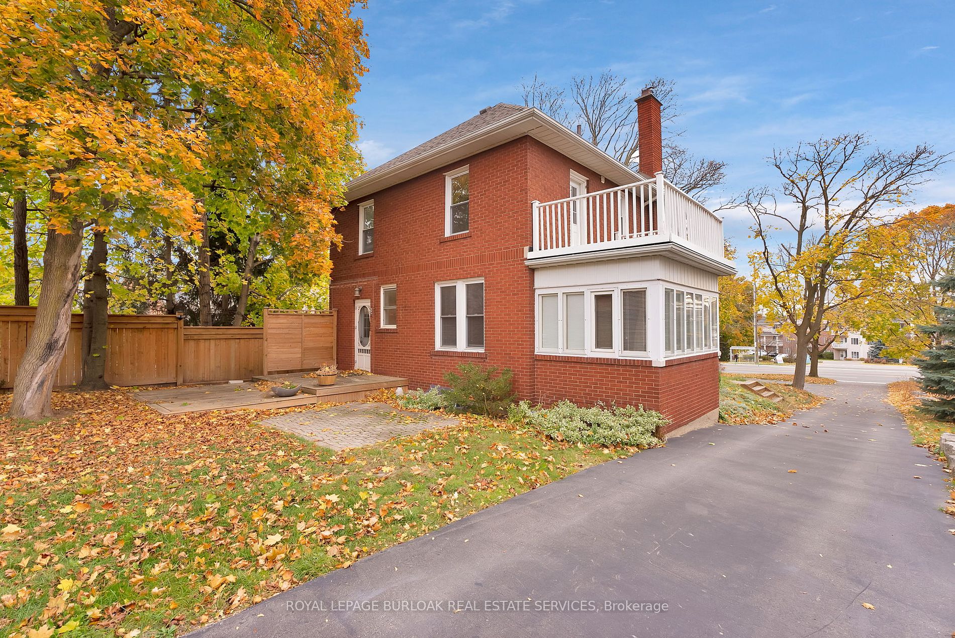 295 Plains Rd W