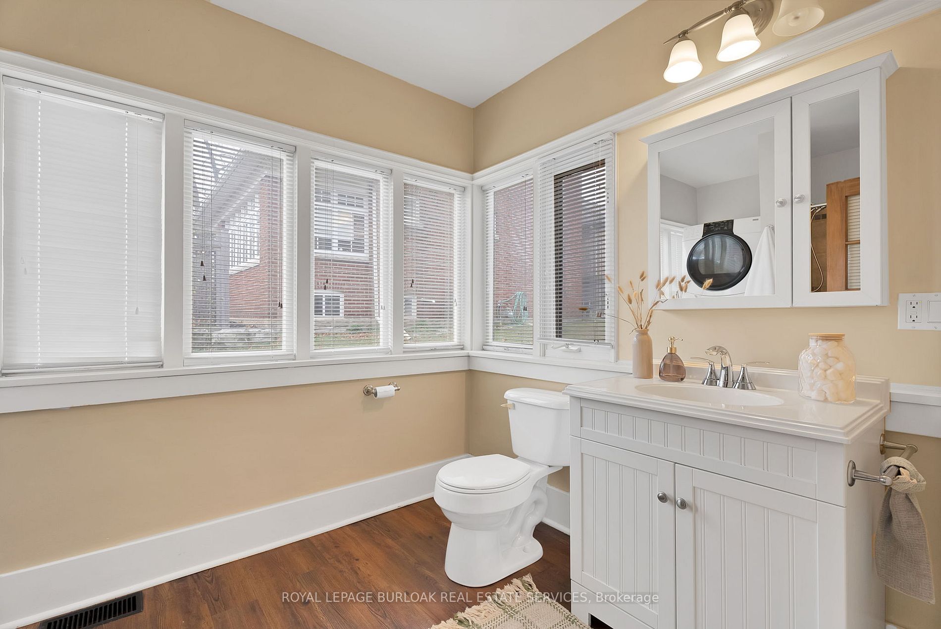 295 Plains Rd W