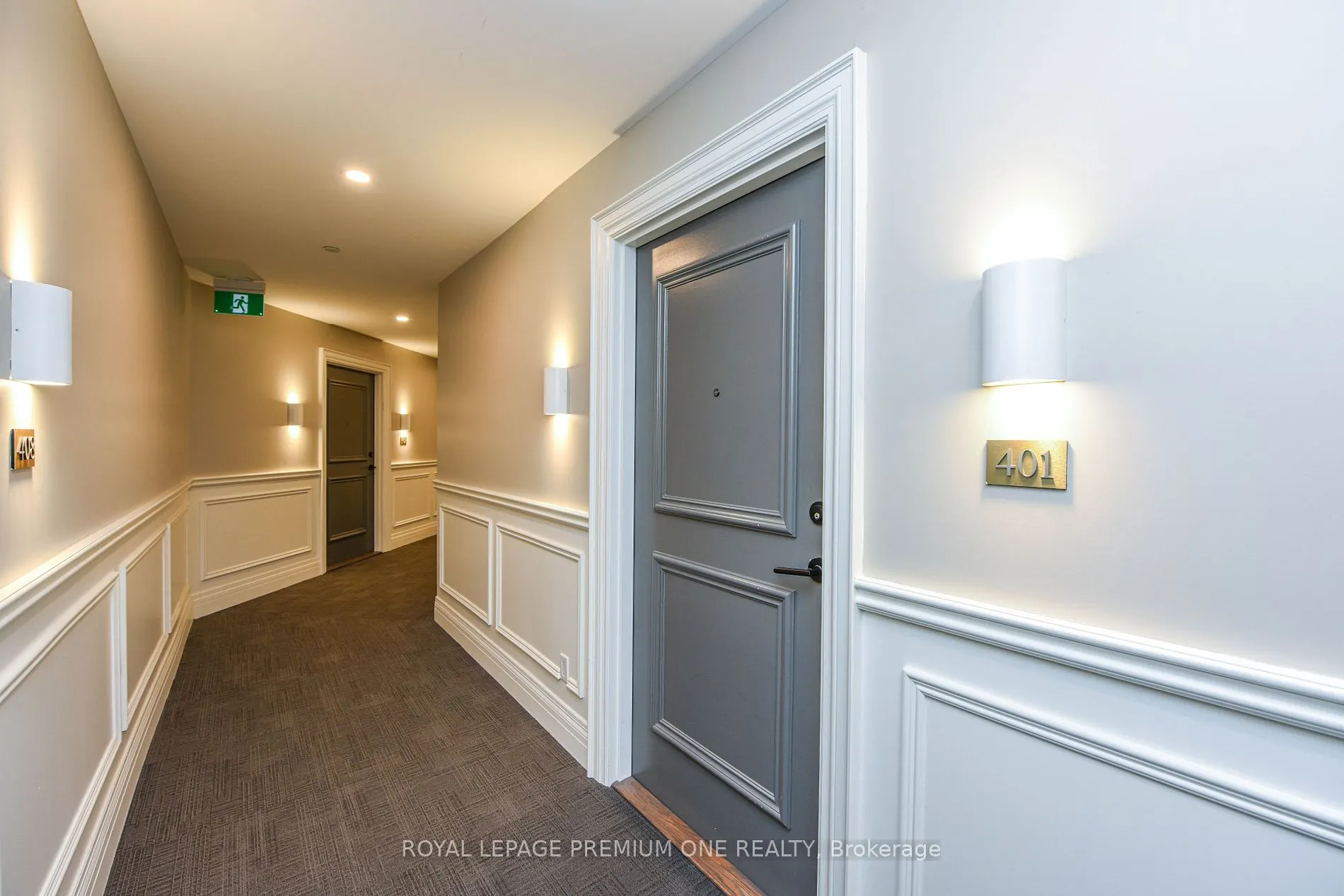 571 Prince Edward Dr N, #401