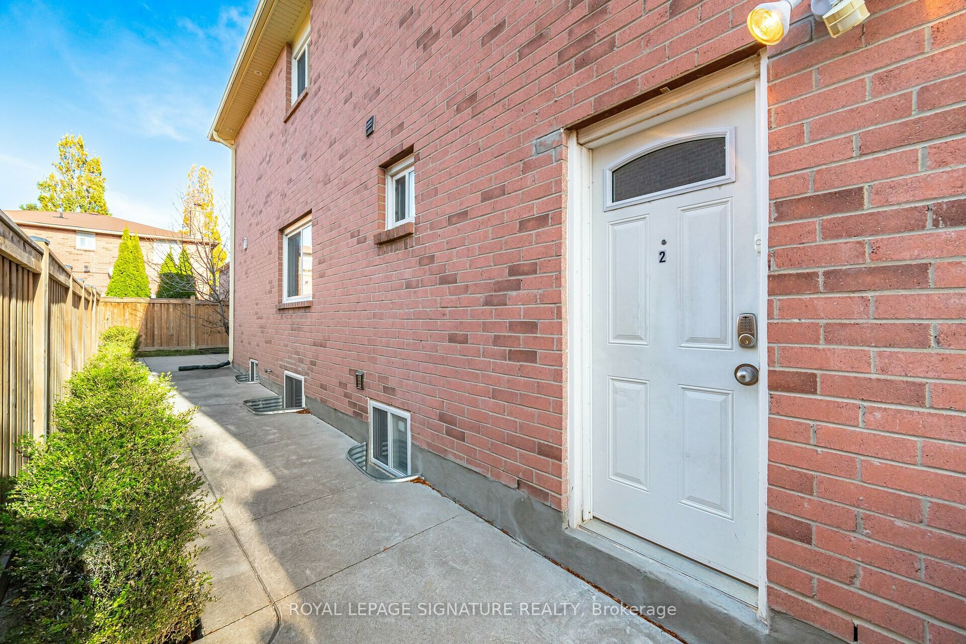 36 Smye Crt