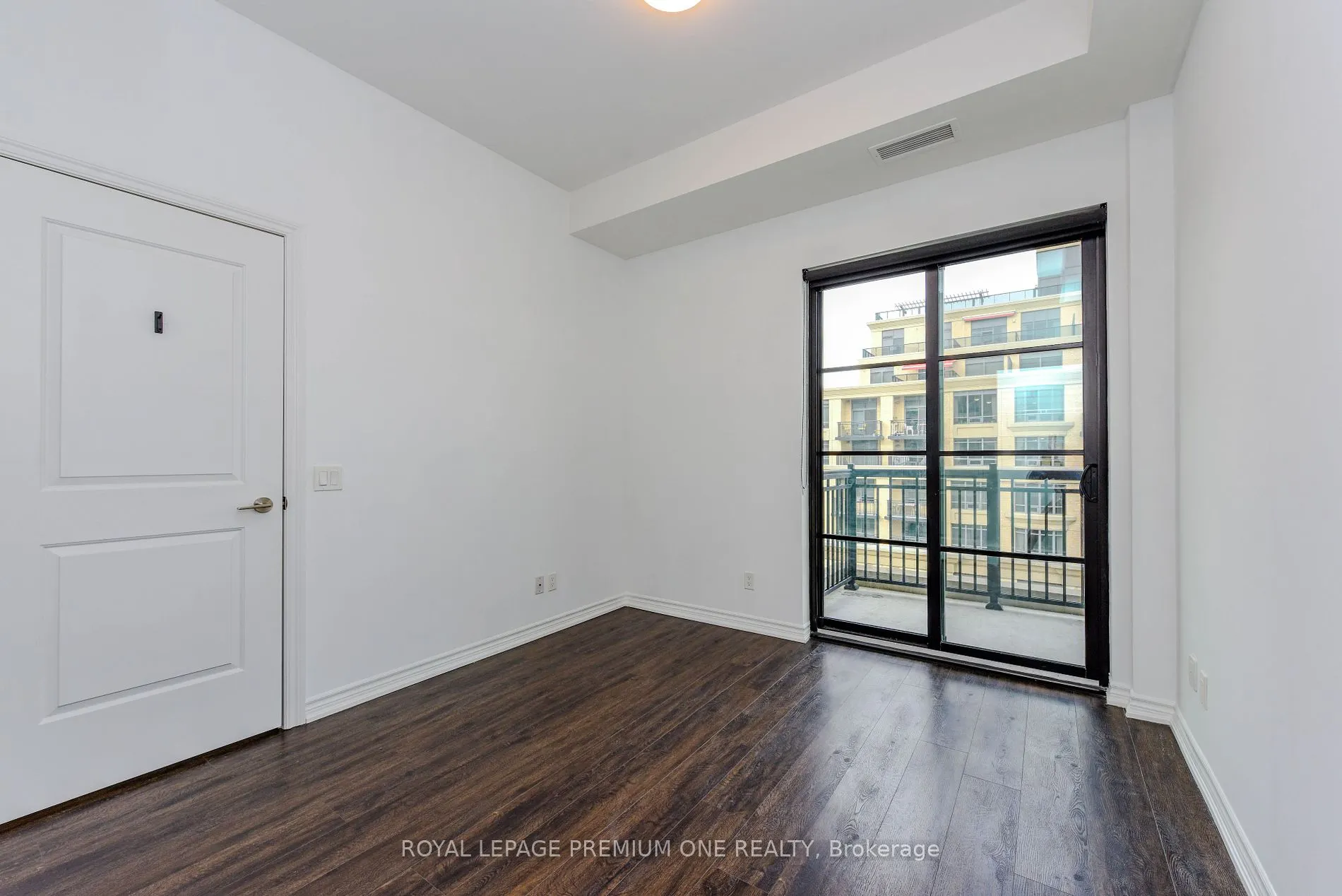 571 Prince Edward Dr N, #512
