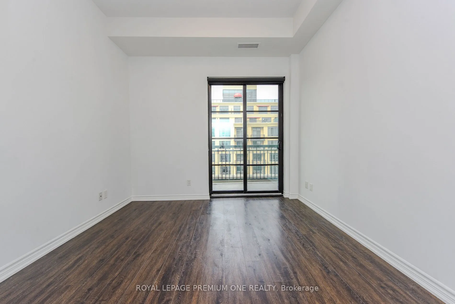 571 Prince Edward Dr N, #512