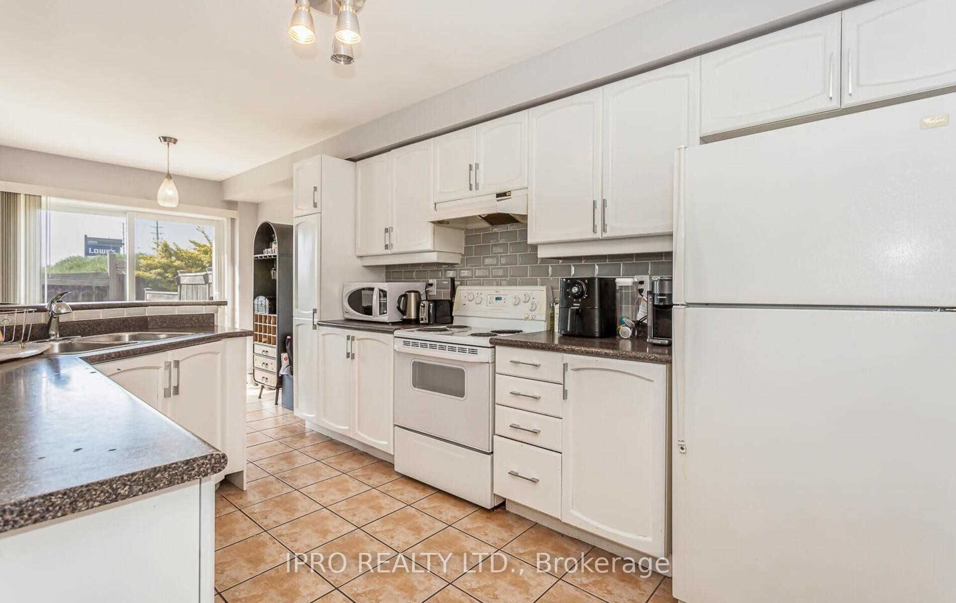 5223 Fairford Cres, #49