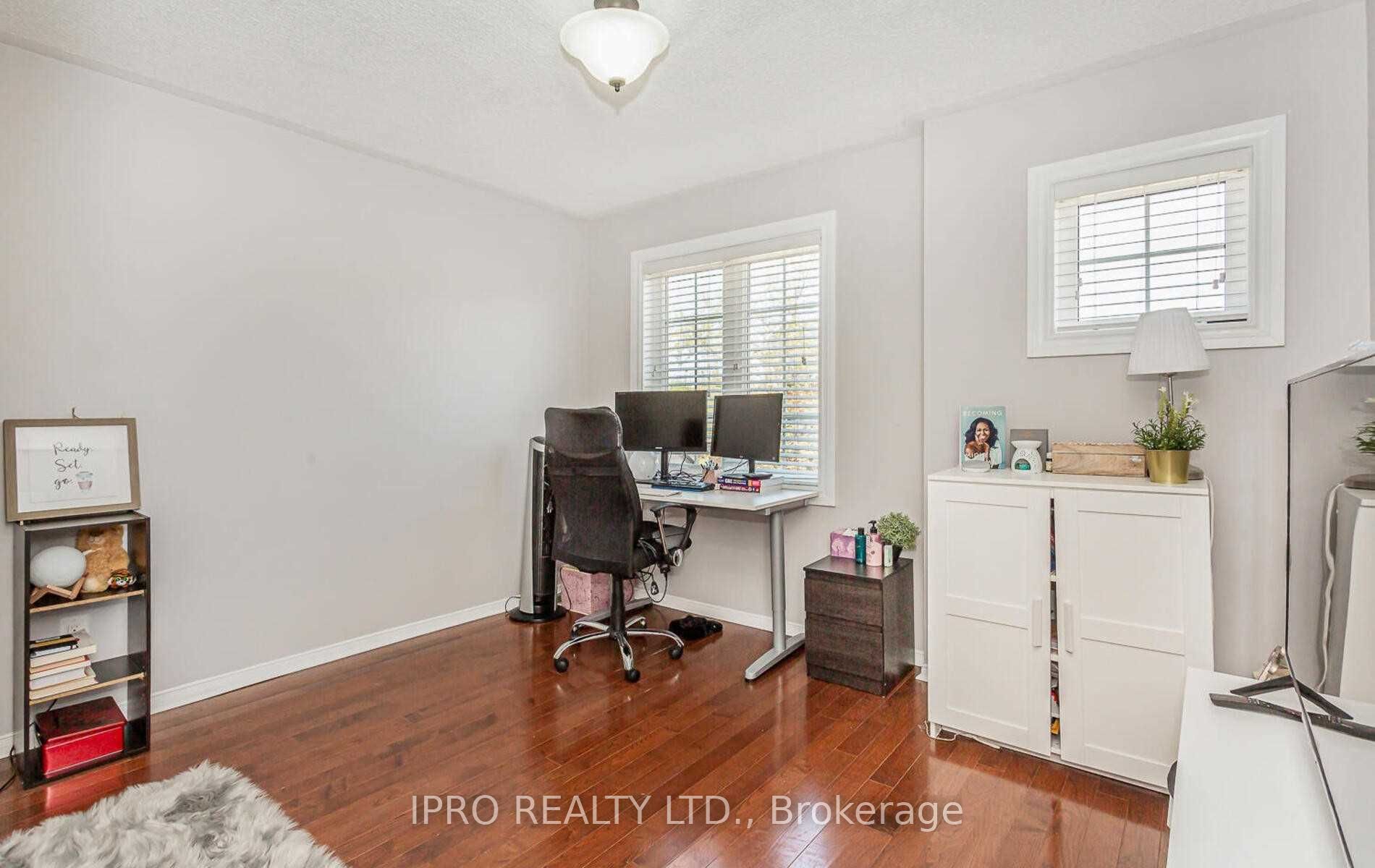 5223 Fairford Cres, #49