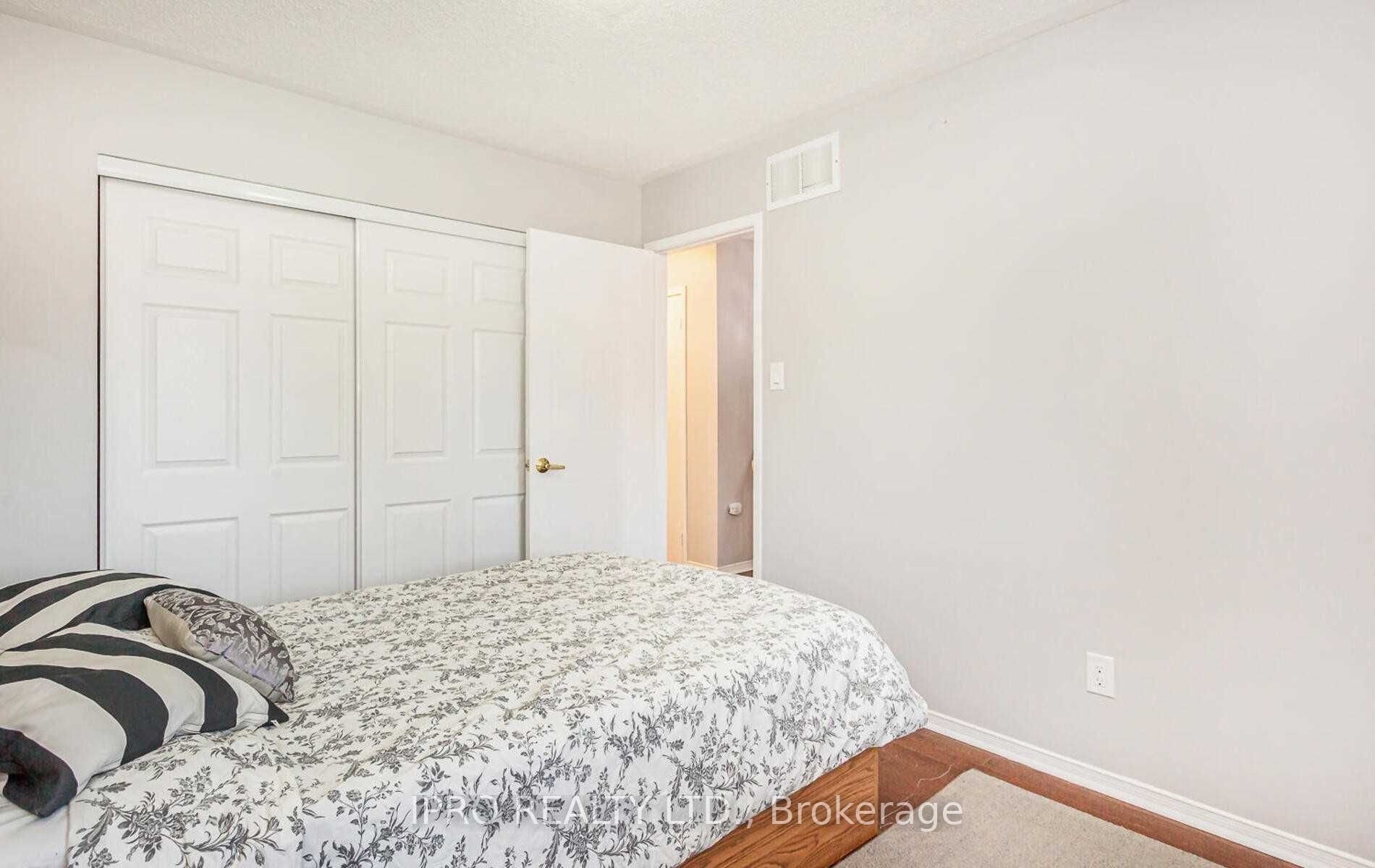 5223 Fairford Cres, #49