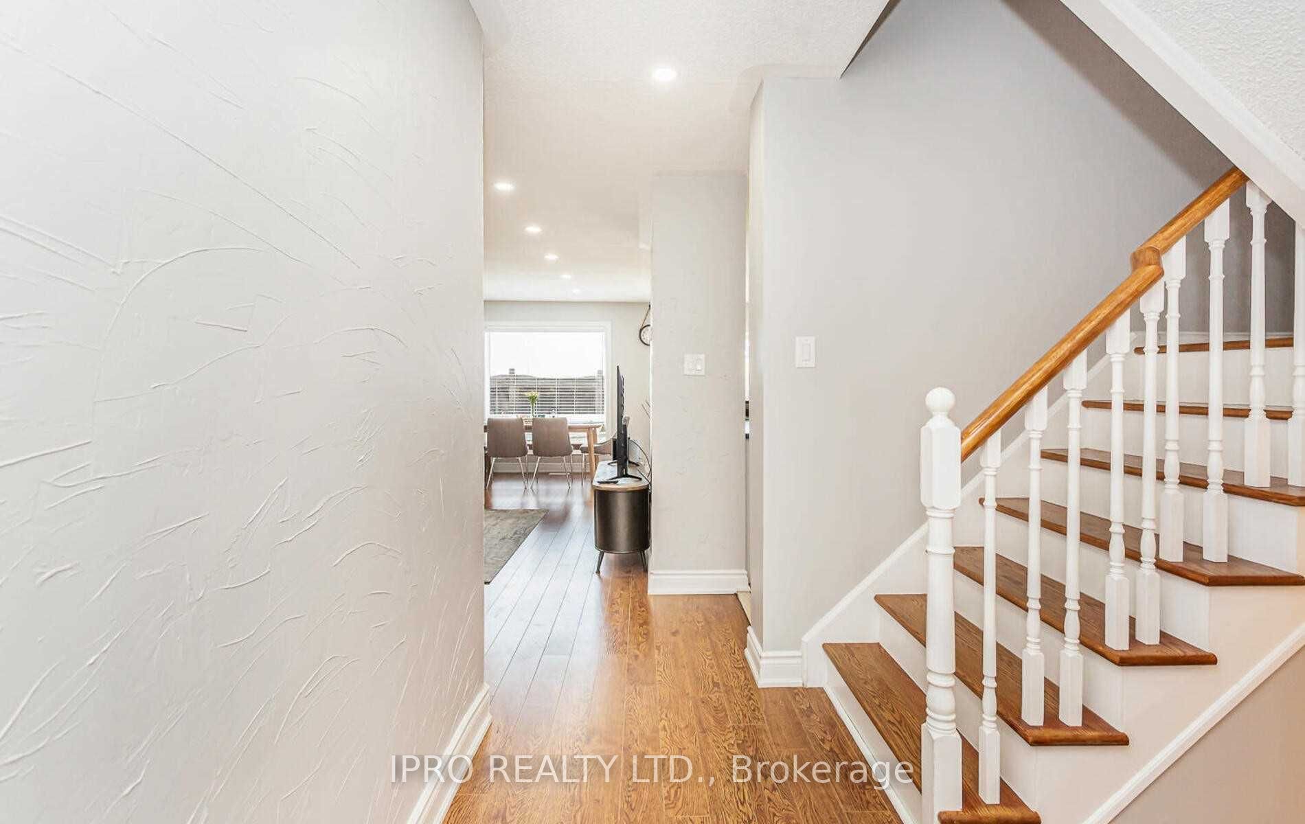 5223 Fairford Cres, #49