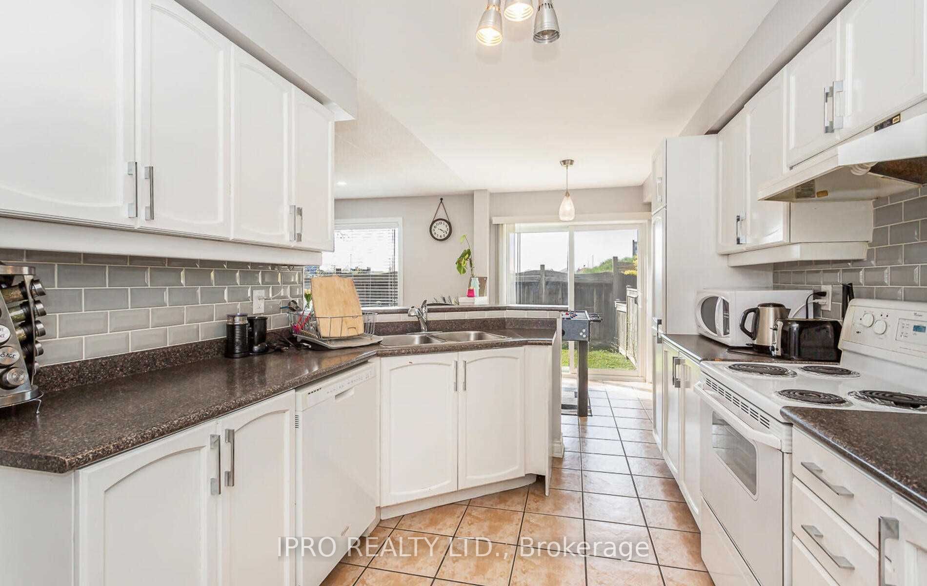 5223 Fairford Cres, #49