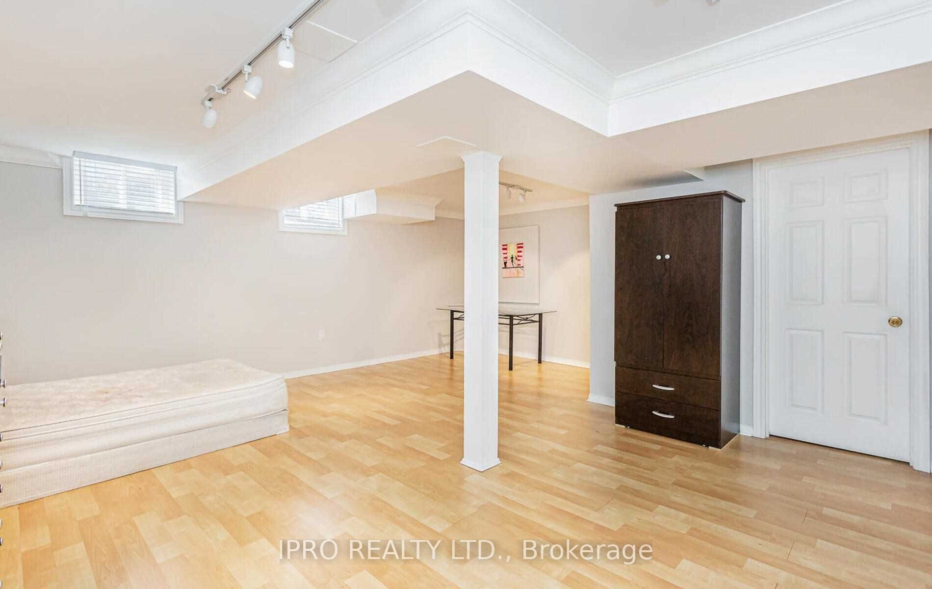 5223 Fairford Cres, #49