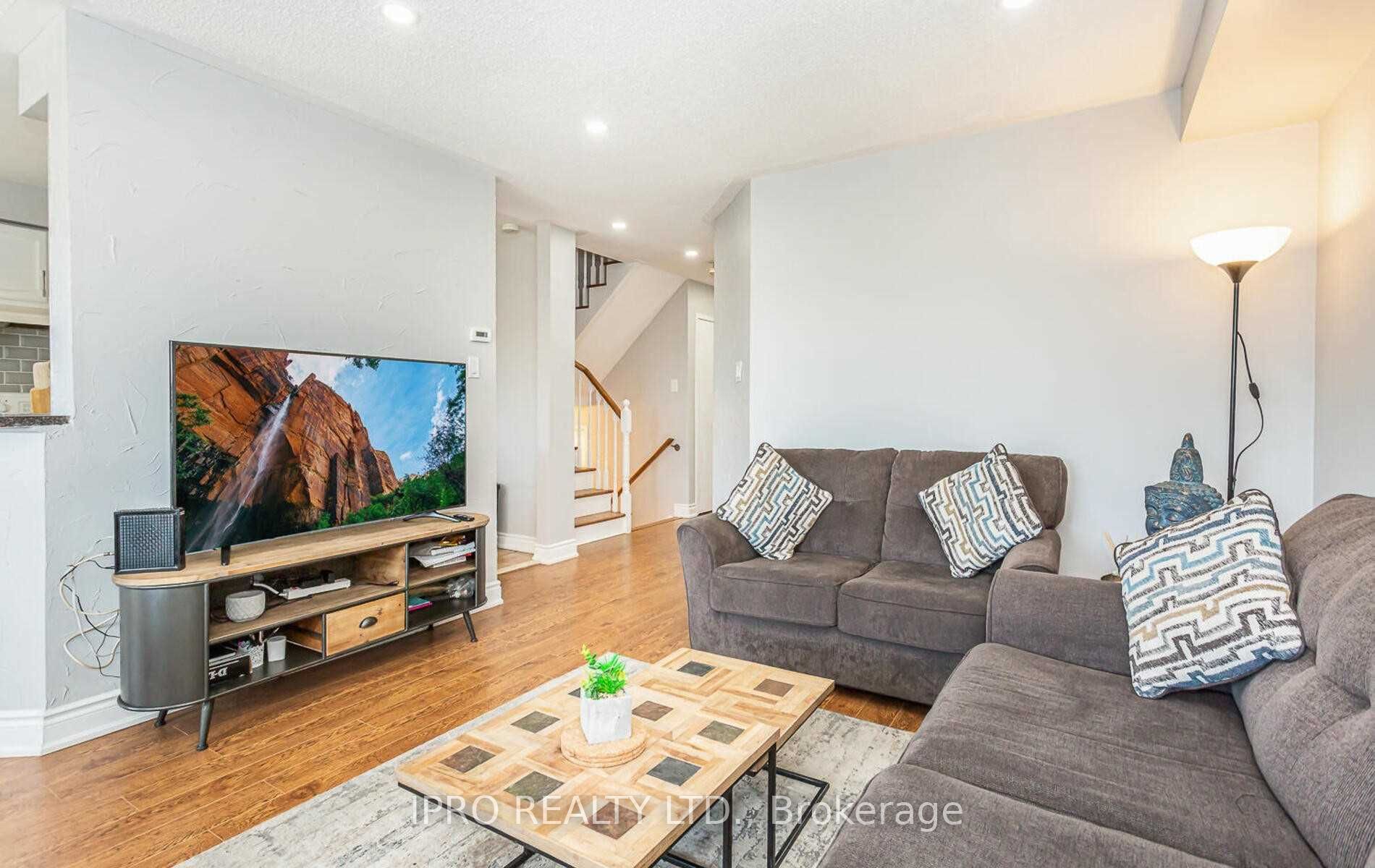 5223 Fairford Cres, #49