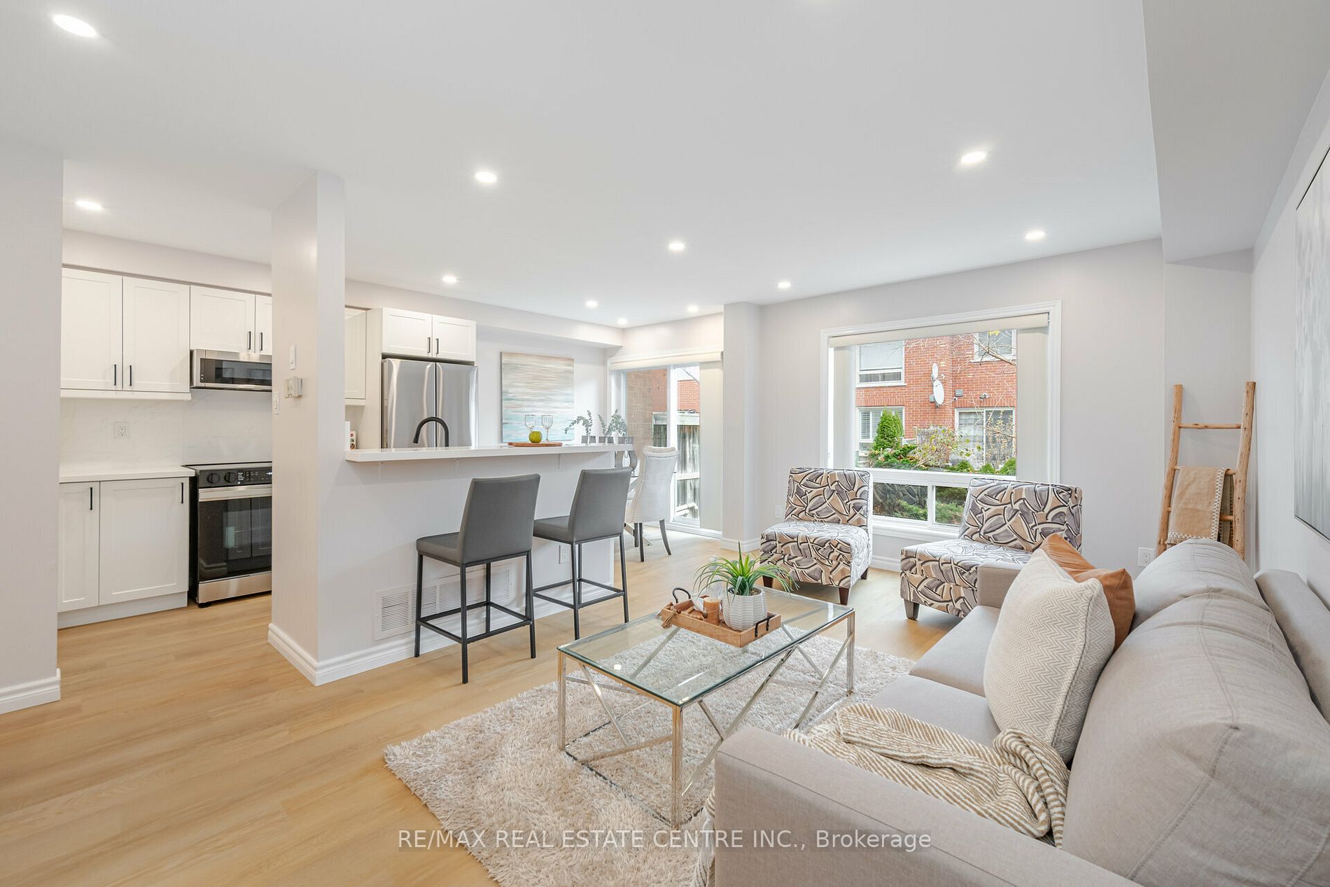 5223 Fairford Cres, #18