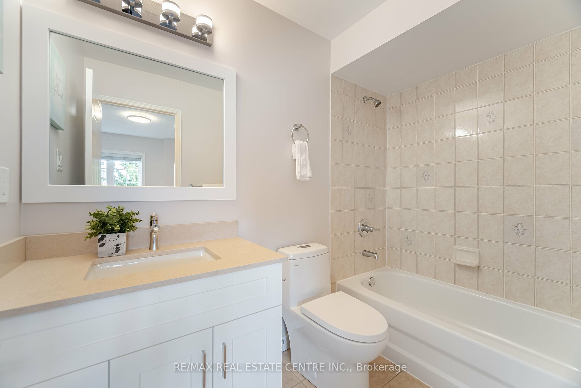 5223 Fairford Cres, #18