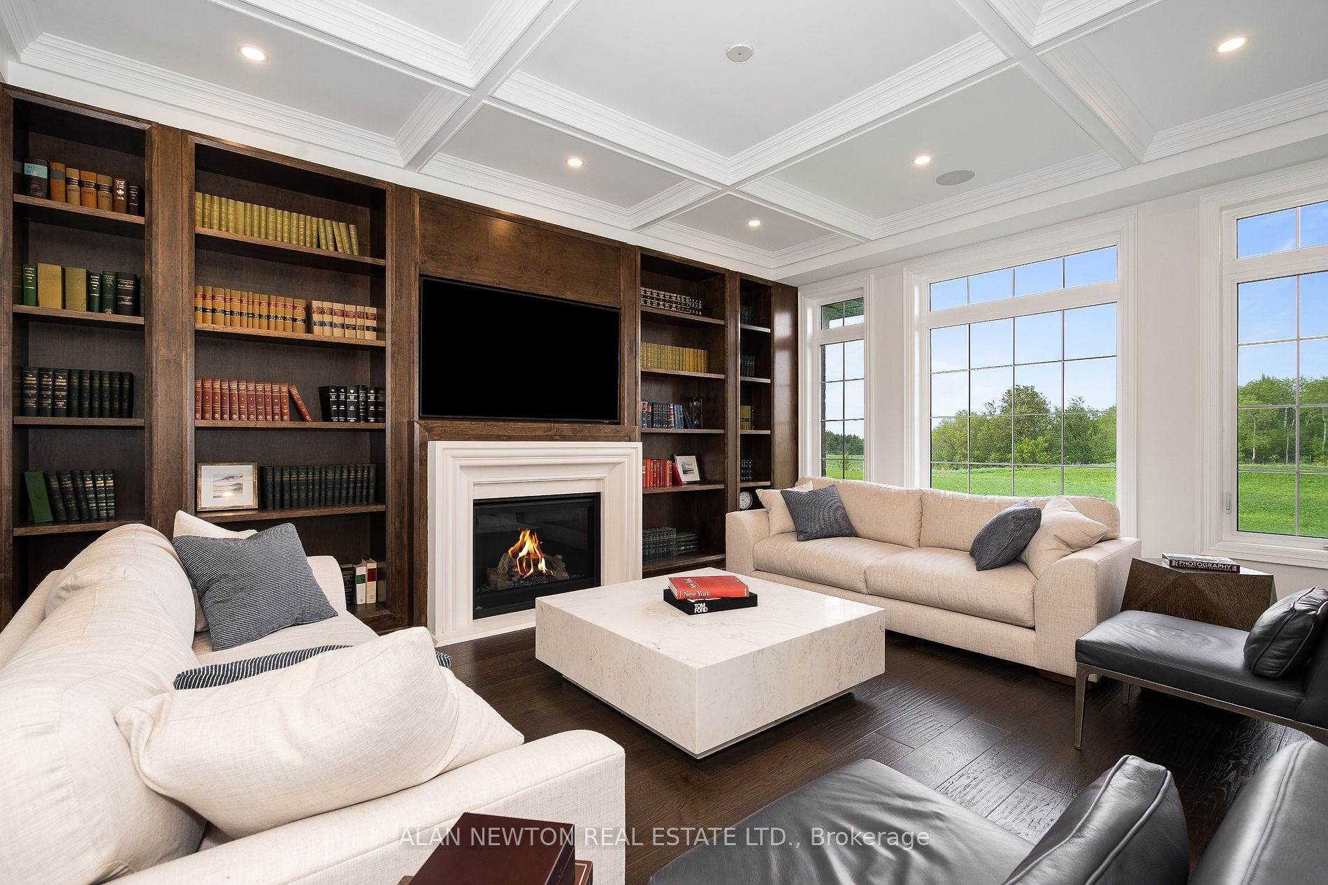 276 Amos Dr