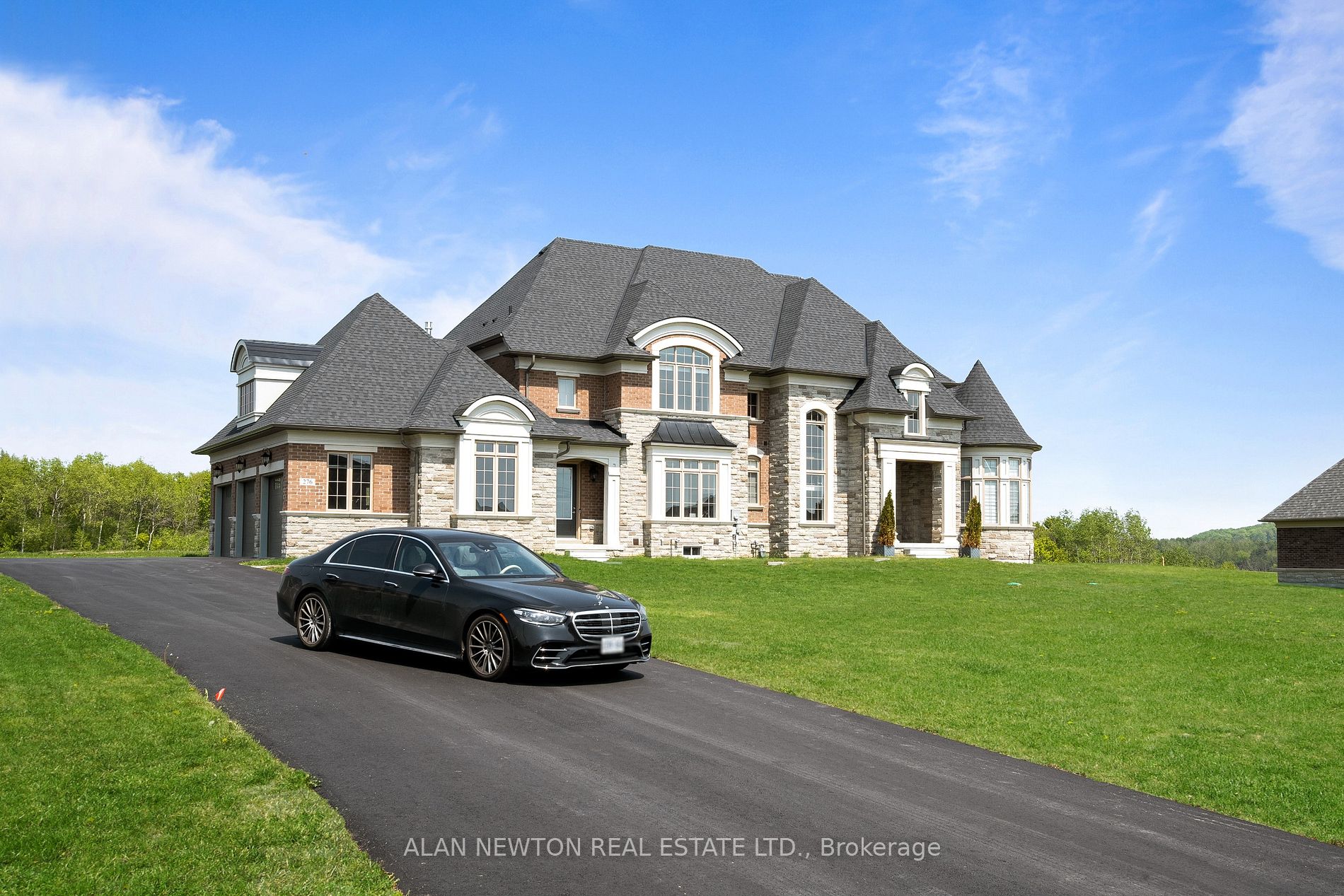 276 Amos Dr