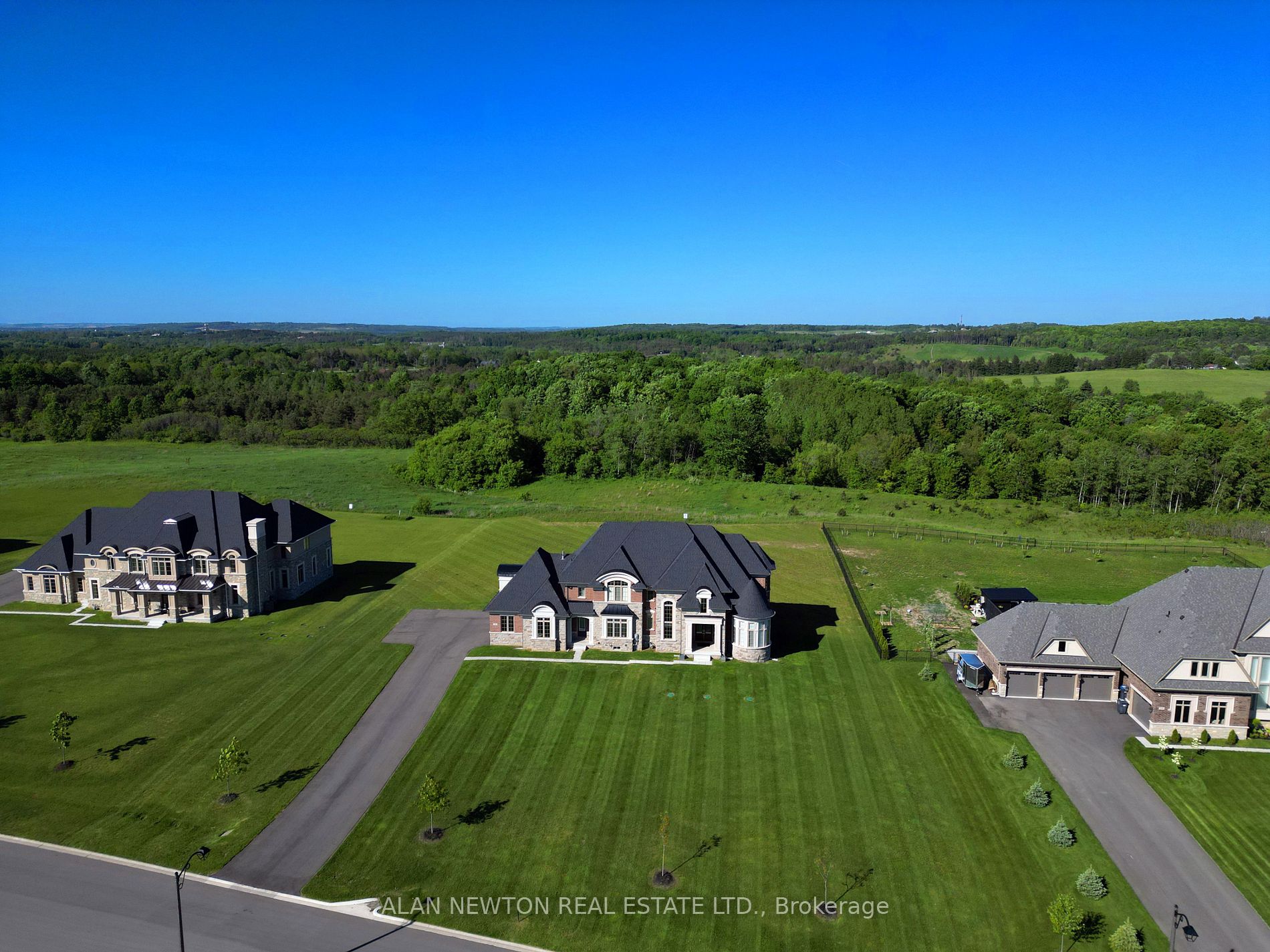 276 Amos Dr