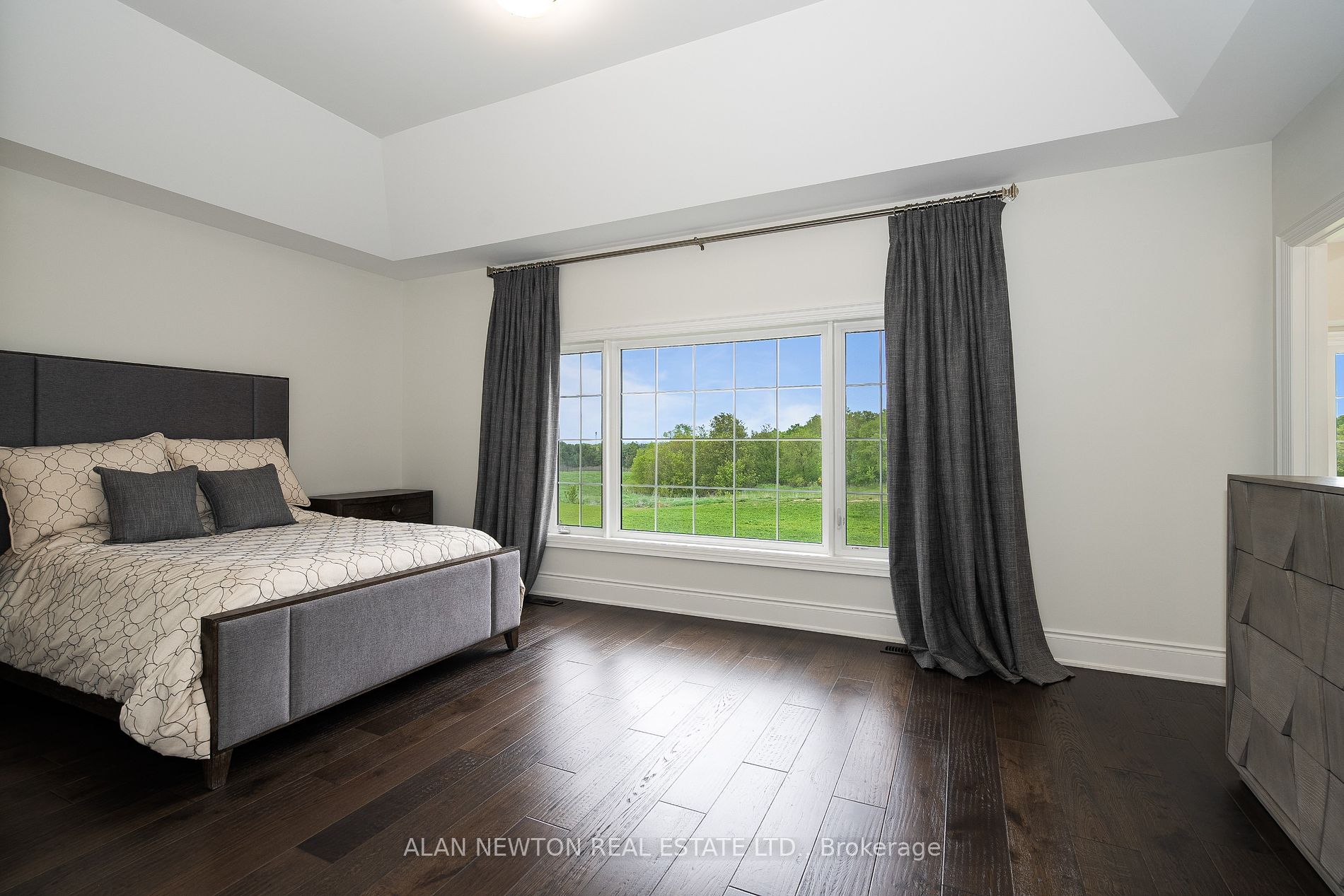 276 Amos Dr