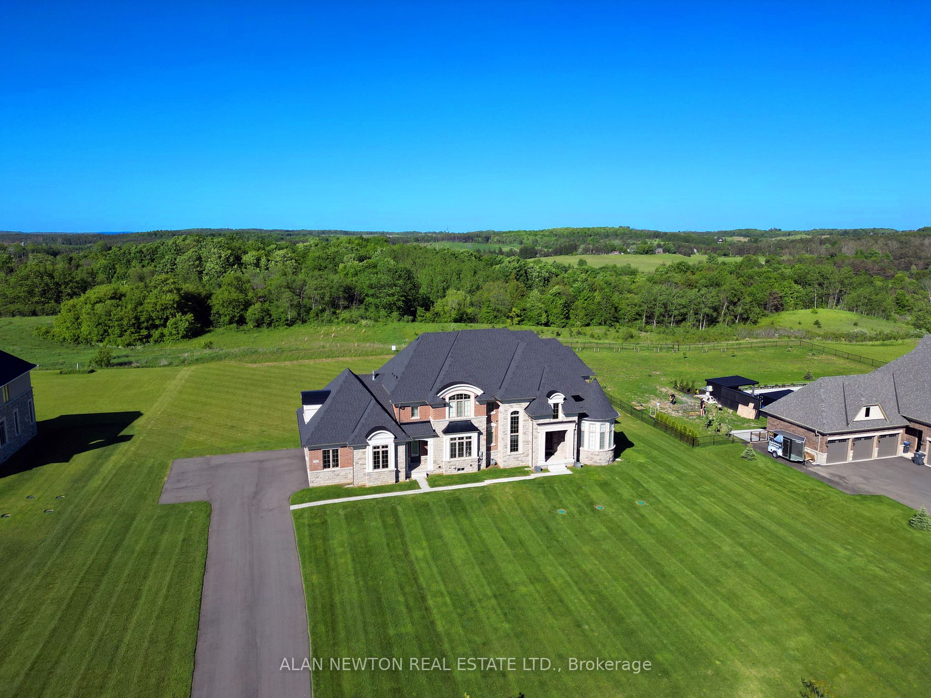 276 Amos Dr