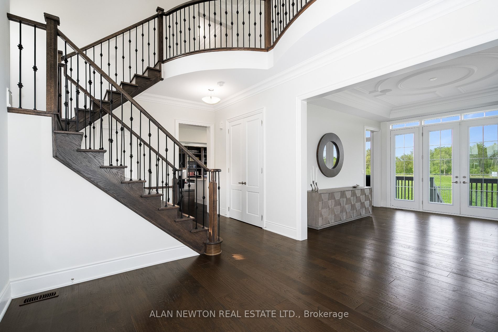 276 Amos Dr